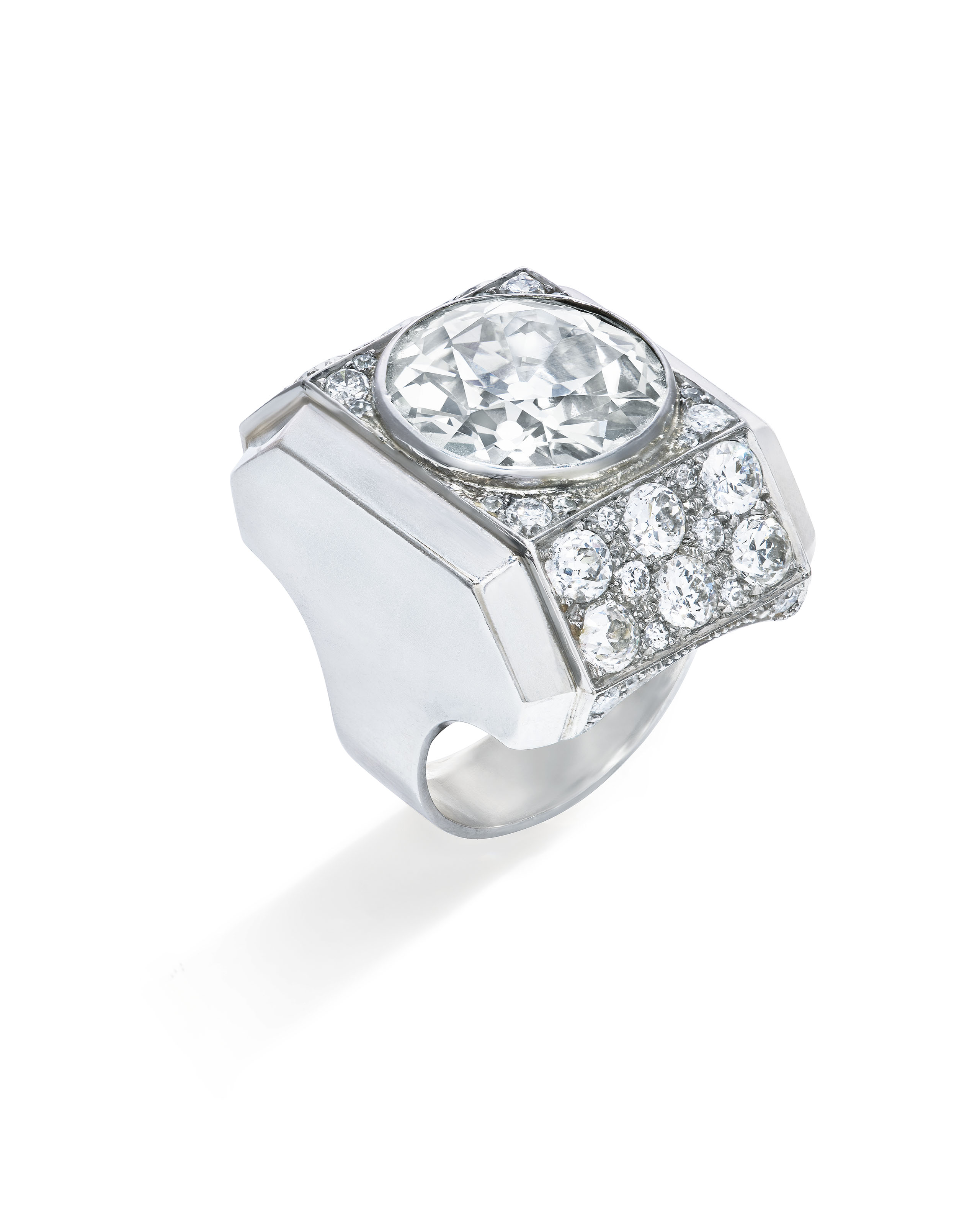 Art Deco diamond &lsquo;Bande&rsquo; ring by Ren&eacute; Boivin. Sold for CHF137,500 on 13 November 2018 at Christie&rsquo;s in Geneva