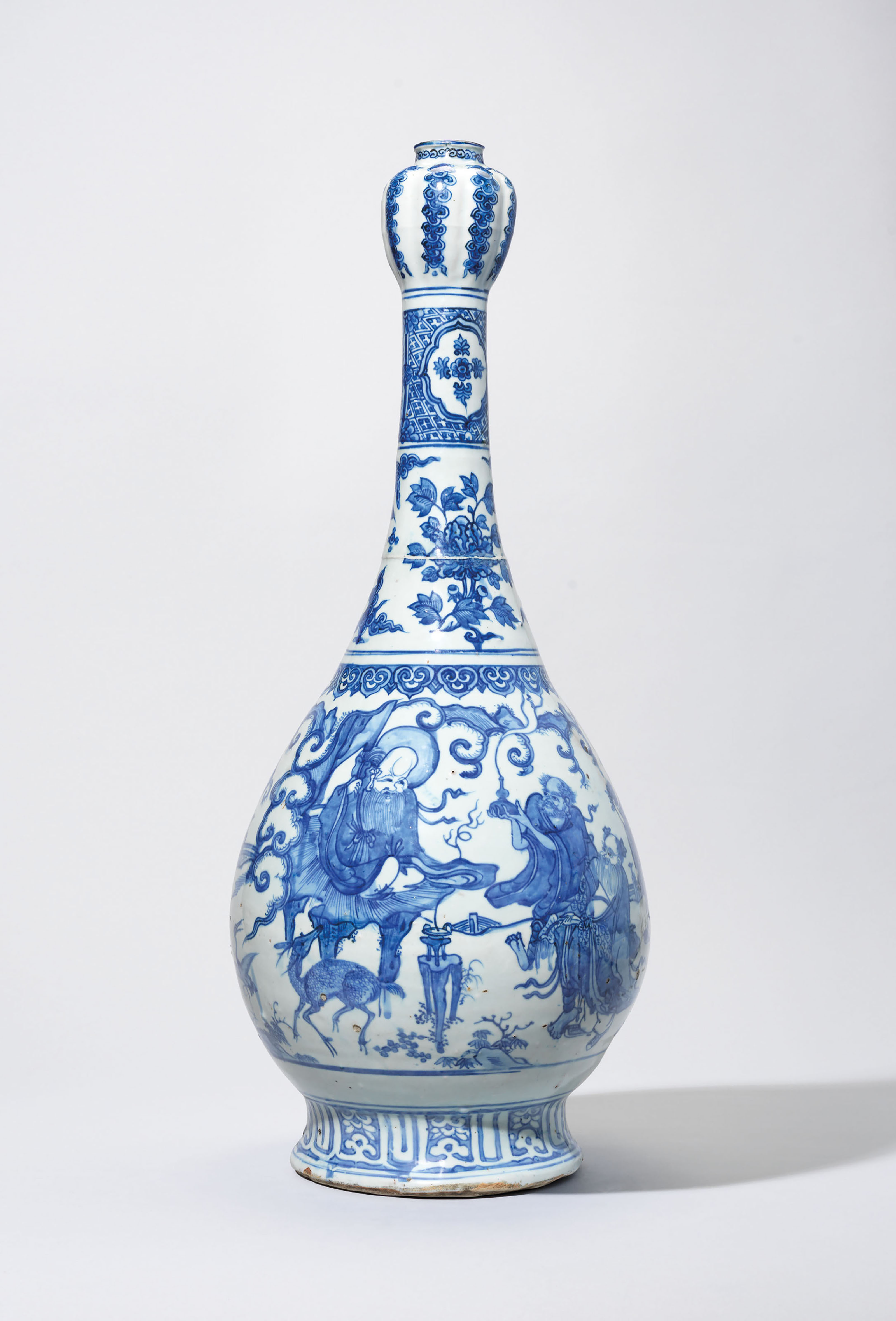 A LARGE AND RARE BLUE AND WHITE ‘IMMORTALS’ GARLIC-MOUTH ...