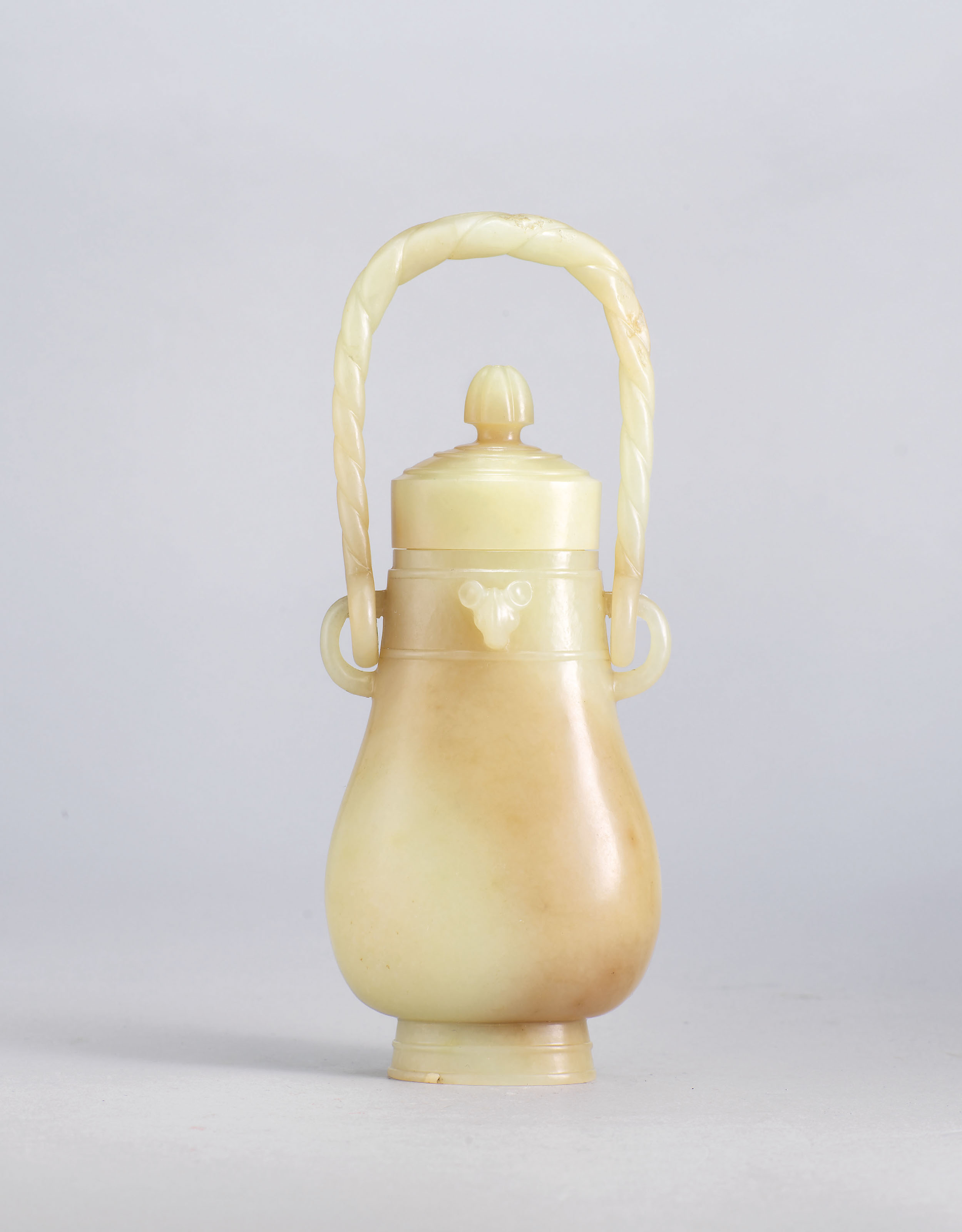 南宋龍泉仿官窯瓜棱花口瓶, SOUTHERN SONG DYNASTY (1127-1279) | Christie's