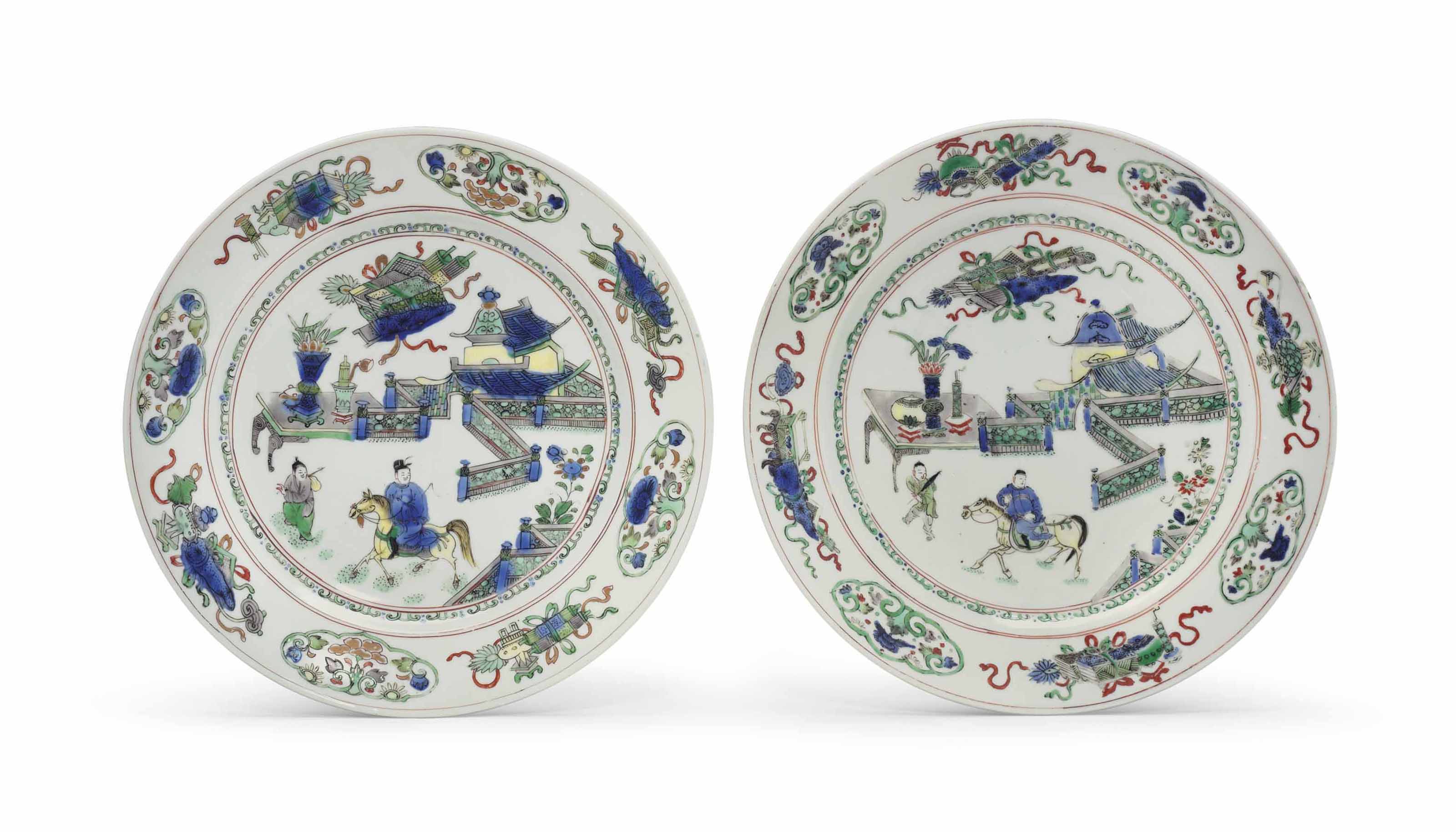 清乾隆青花八吉祥紋雙螭耳抱月瓶, QIANLONG PERIOD (1736-1795