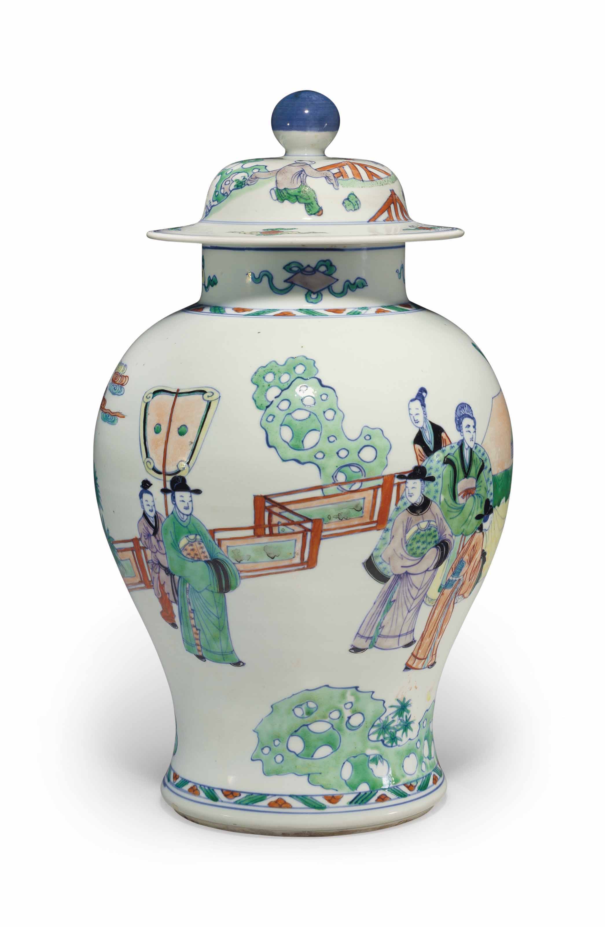 清乾隆青花八吉祥紋雙螭耳抱月瓶, QIANLONG PERIOD (1736-1795