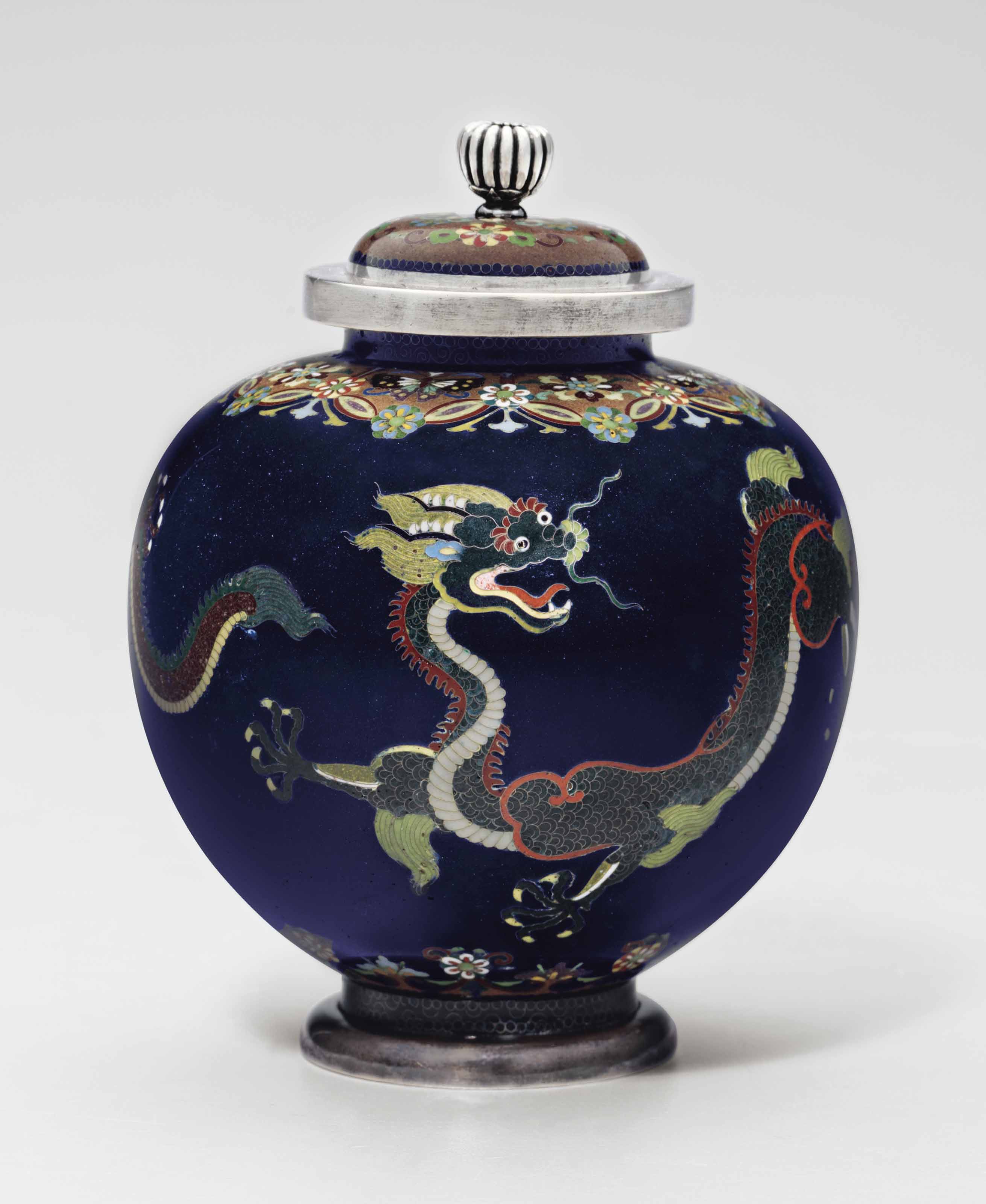 明治時代十九世紀末鐵兔擺件款: 宗美（山田宗美）, MEIJI PERIOD (LATE 19TH CENTURY), SIGNED SOBI  (YAMADA SOBI; 1871-1916) | Christie's