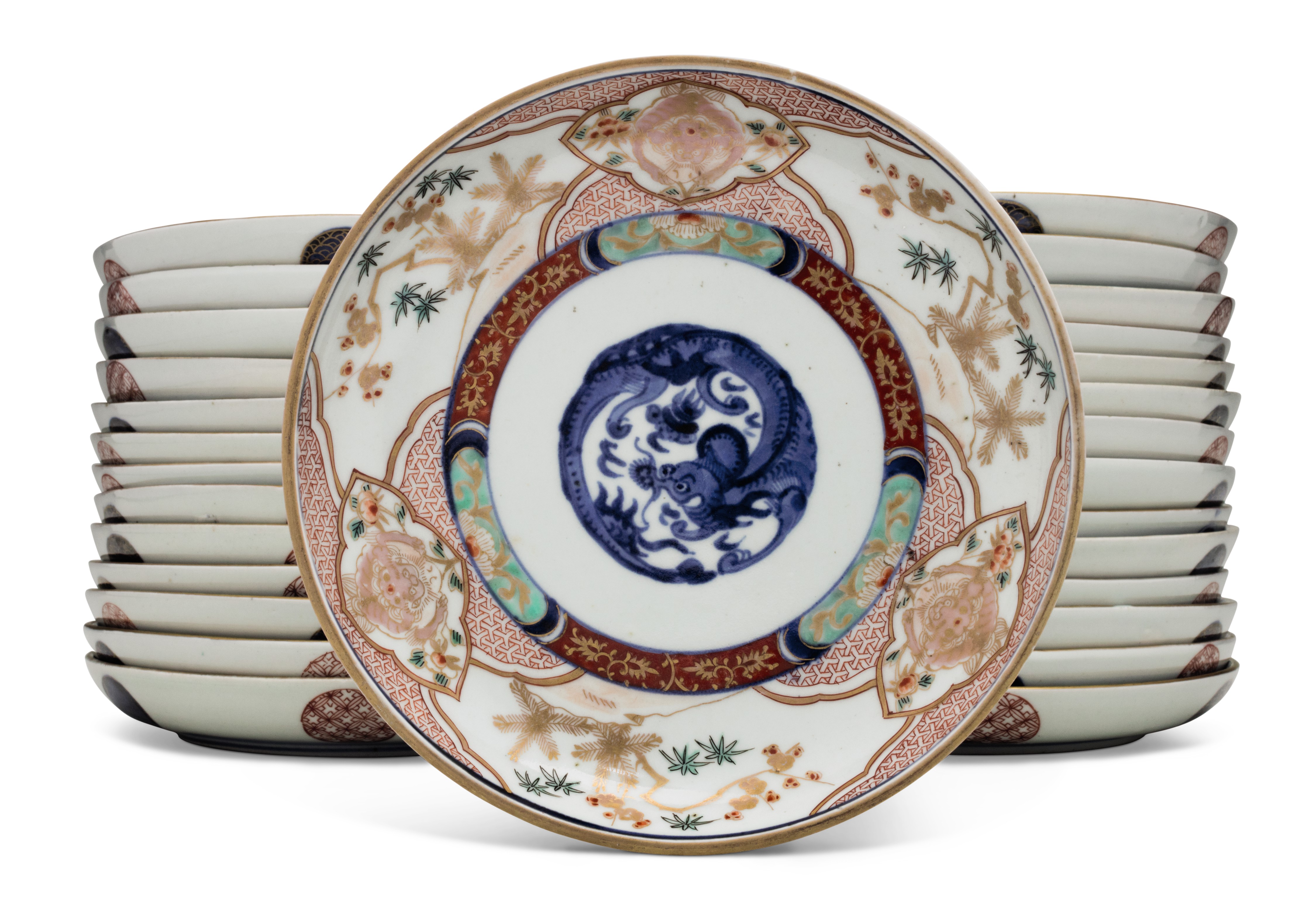 A GROUP OF THIRTYTWO JAPANESE PLATES, EDO PERIOD, 19TH CENTURY