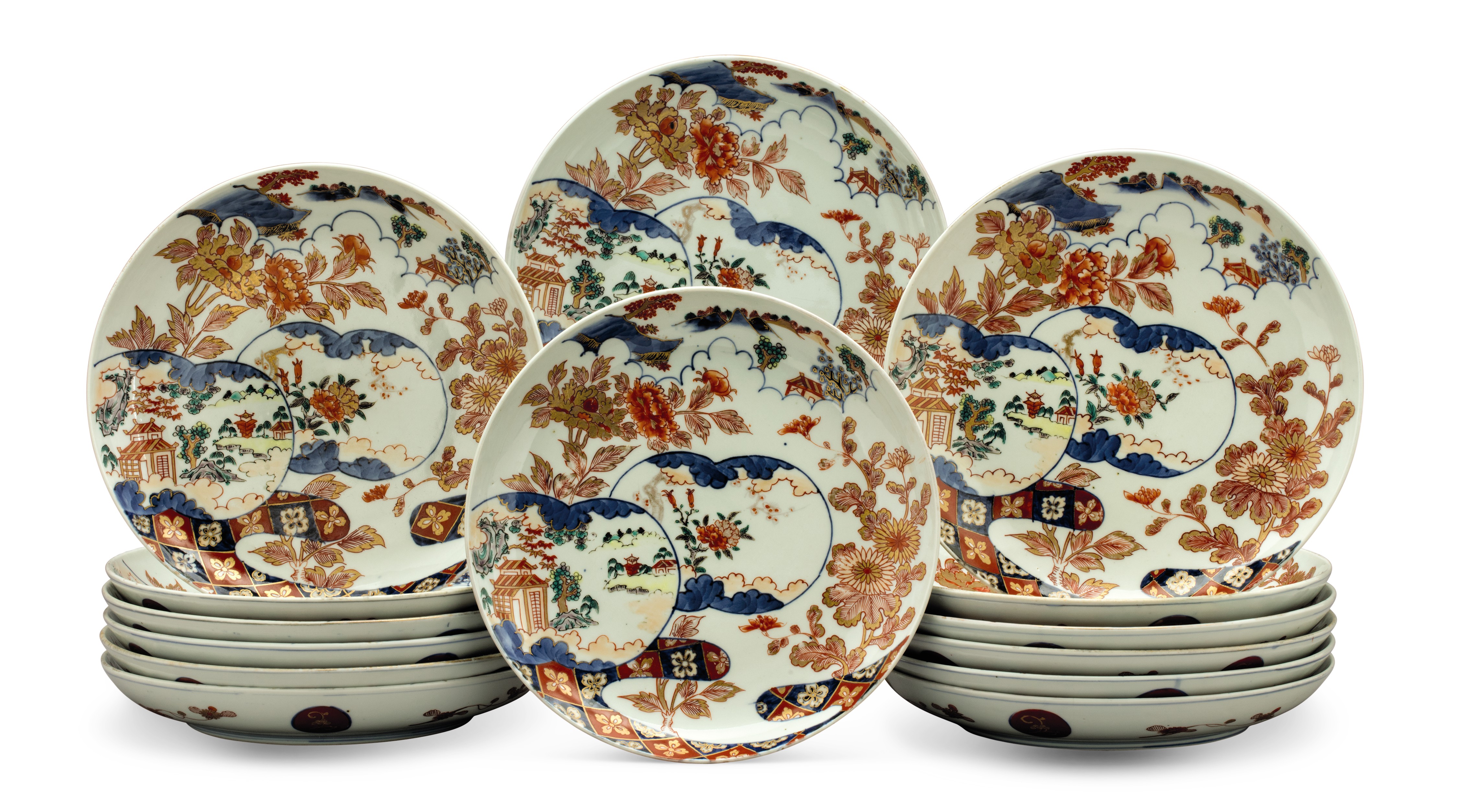 A GROUP OF SEVENTEEN JAPANESE PLATES, EDO PERIOD, 19TH CENTURY