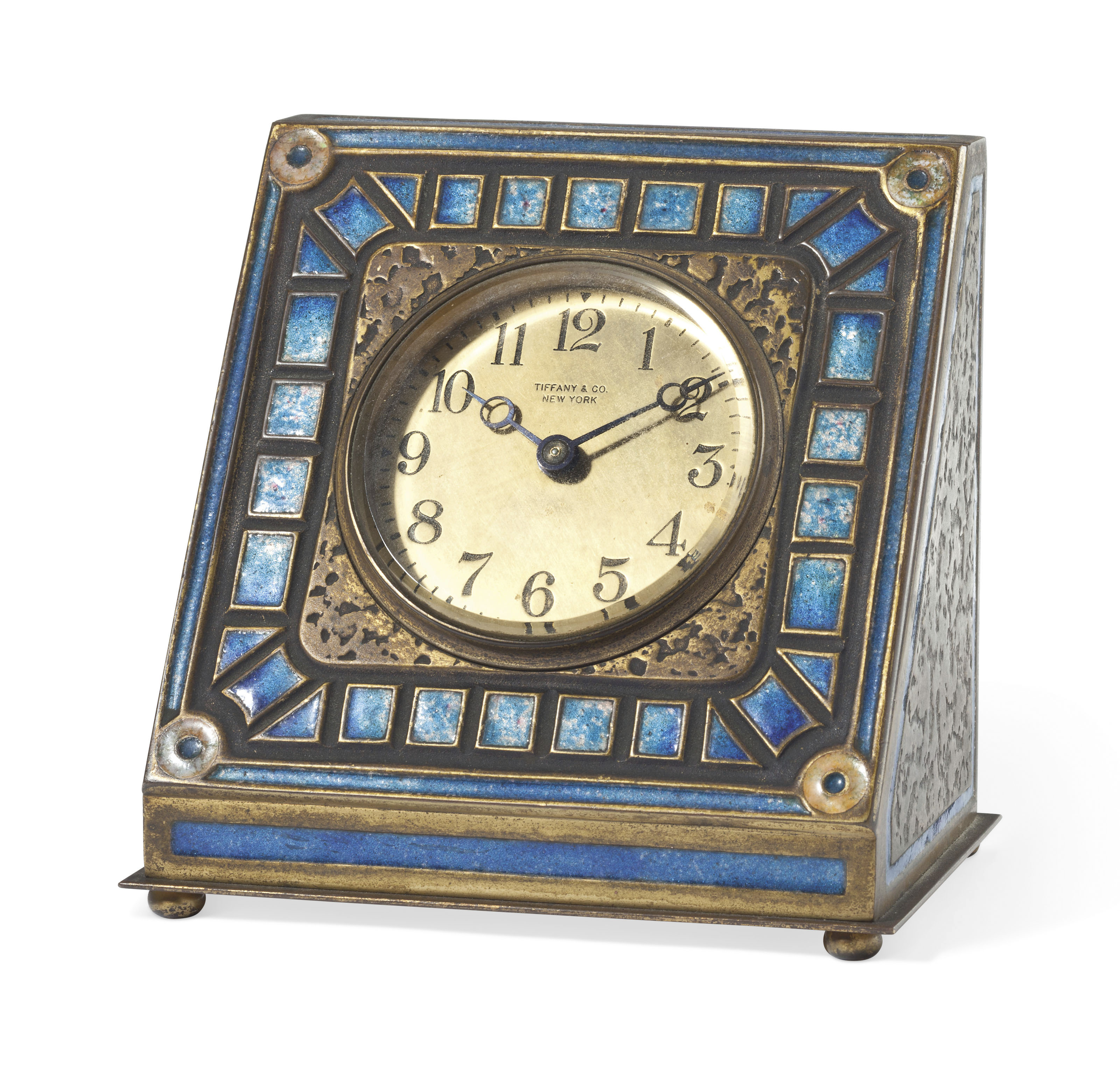 TIFFANY STUDIOS , AN 'ART DECO' PATTERN DESK CLOCK, CIRCA 1920 Christie's