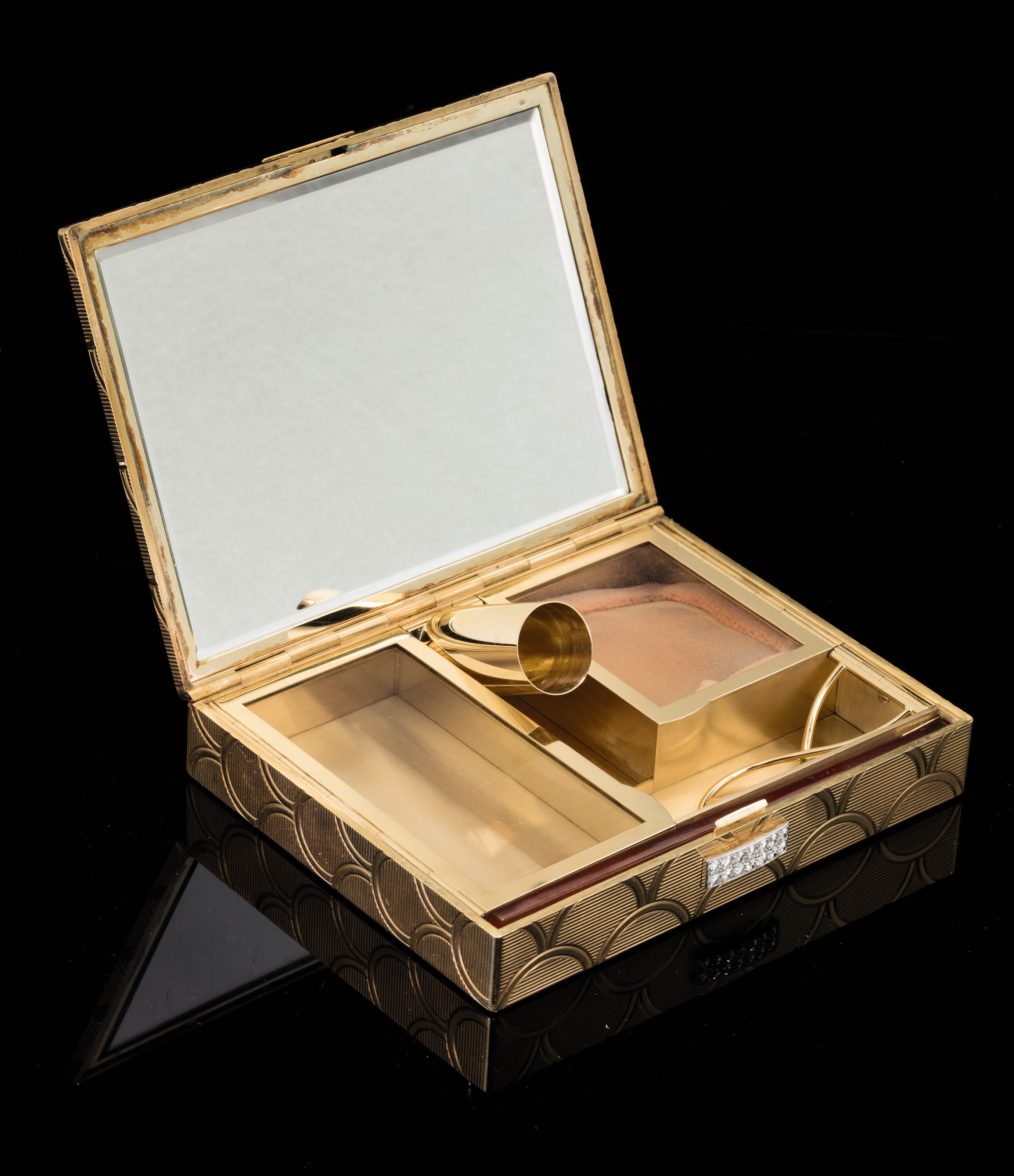 A FRENCH GOLD VANITY BOX