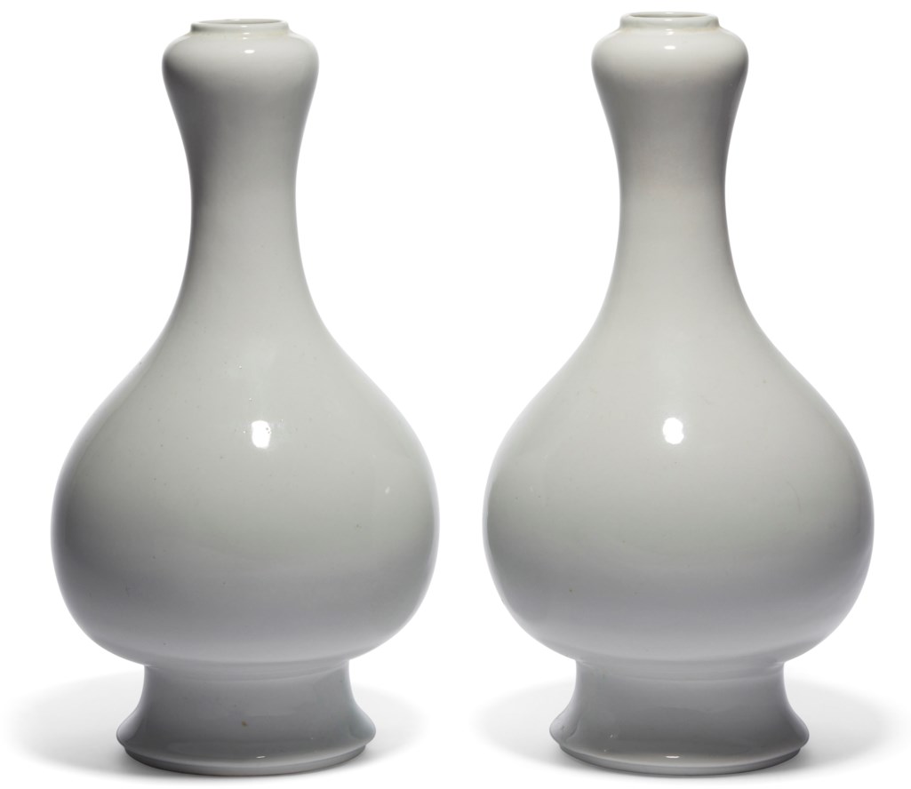 A PAIR OF WHITEGLAZED ‘GARLICHEAD’ BOTTLE VASES, Christie’s