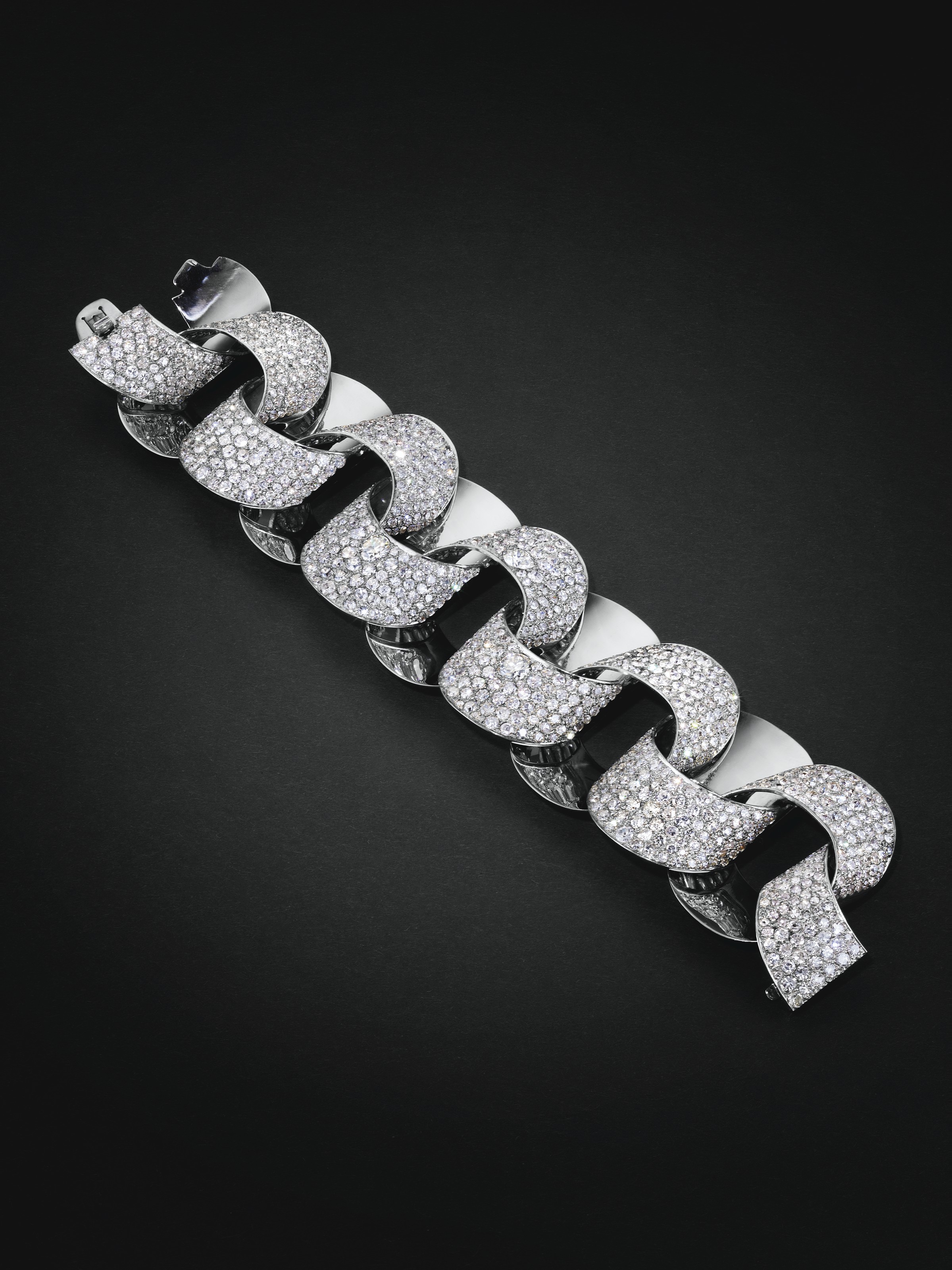 EXCEPTIONAL DIAMOND 'TUBE' BRACELET, SUZANNE BELPERRON