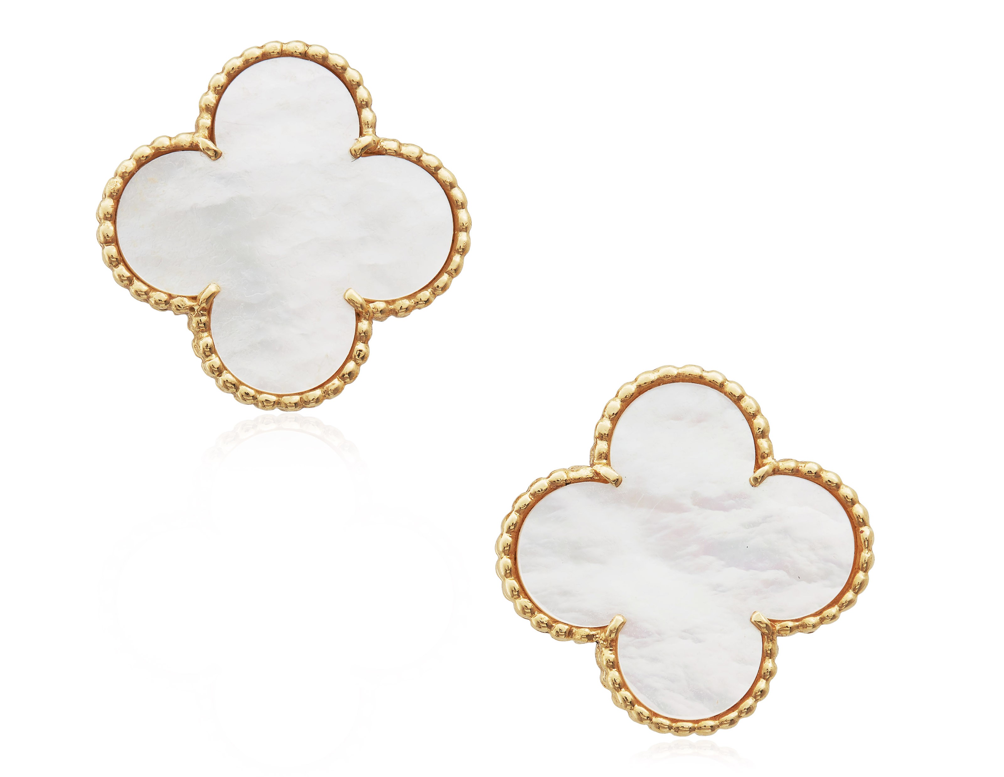 Vintage mother top of pearl earrings