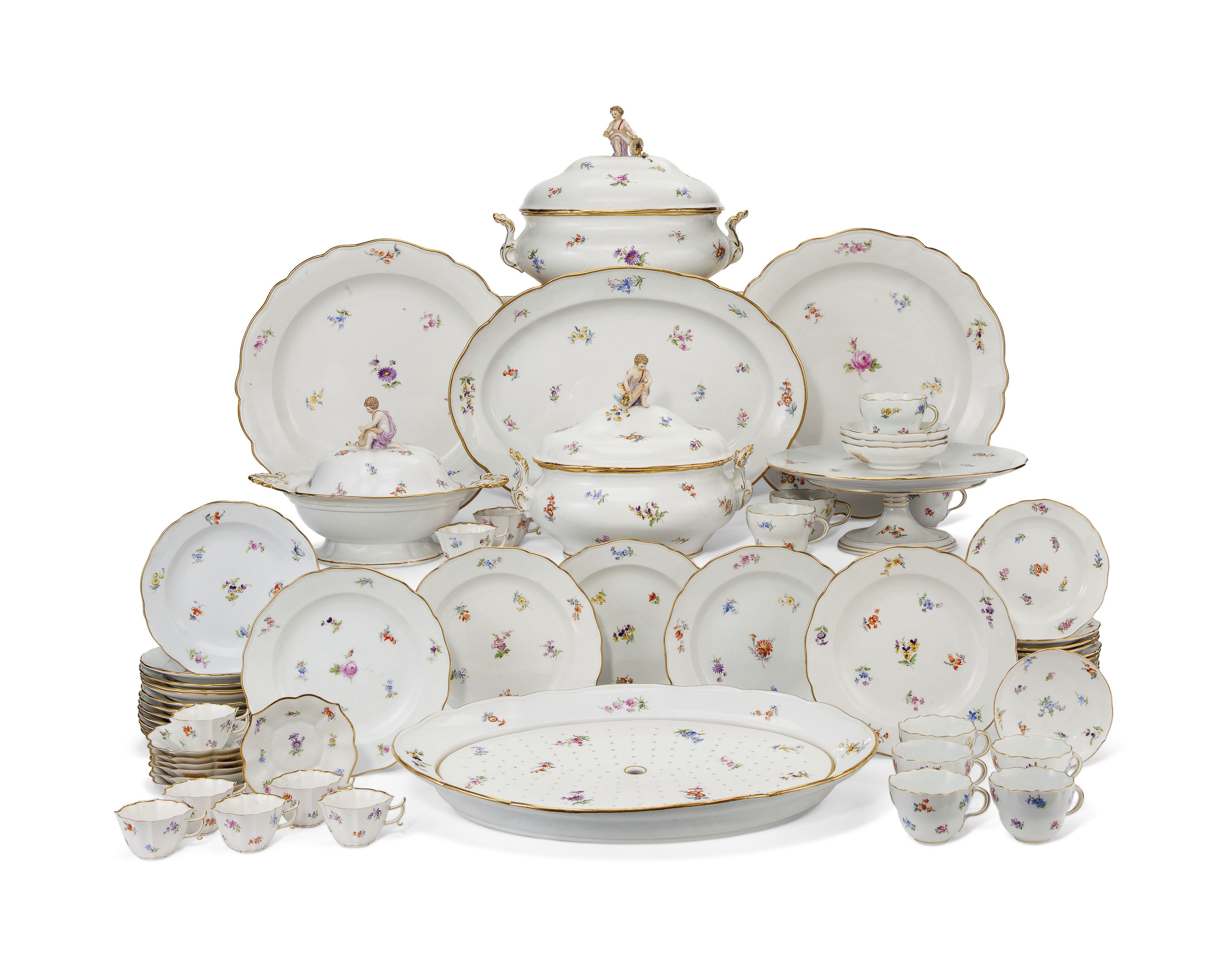 A MEISSEN PORCELAIN PART DINNER SERVICE , 20TH CENTURY, BLUE CROSSED