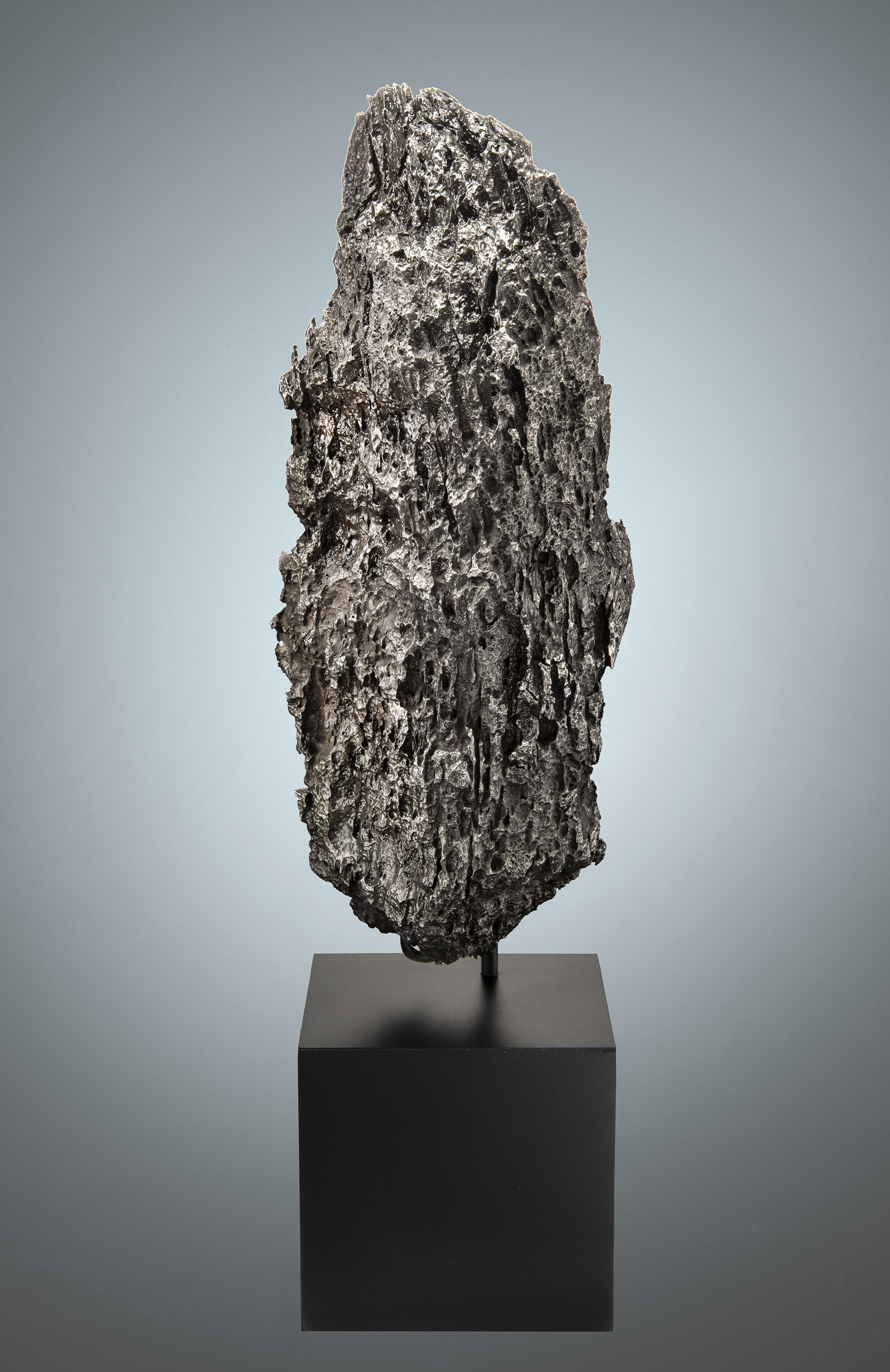 EXOTIC DRONINO METEORITE — EXTRATERRESTRIAL MONOLITHIC SCULPTURE