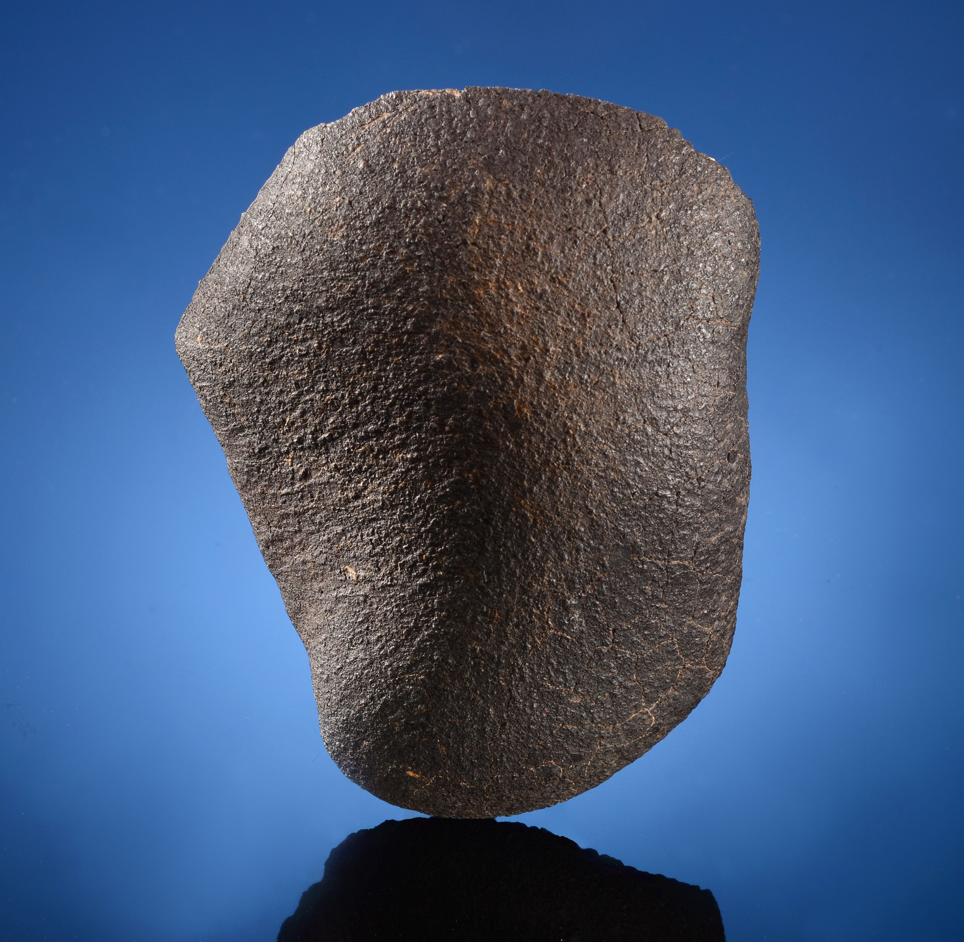 PERFECTLY ORIENTED METEORITE NWA 11480, H6 Sahara Desert