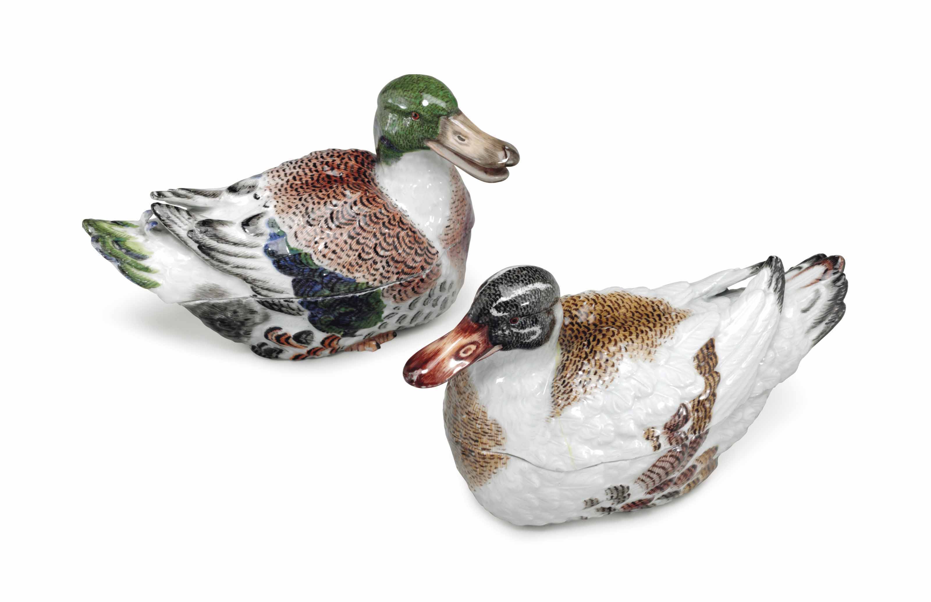 A PAIR OF MEISSEN PORCELAIN DUCK BOXES AND COVERS , THIRD QUARTER 18TH CENTURY, BLUE CROSSED