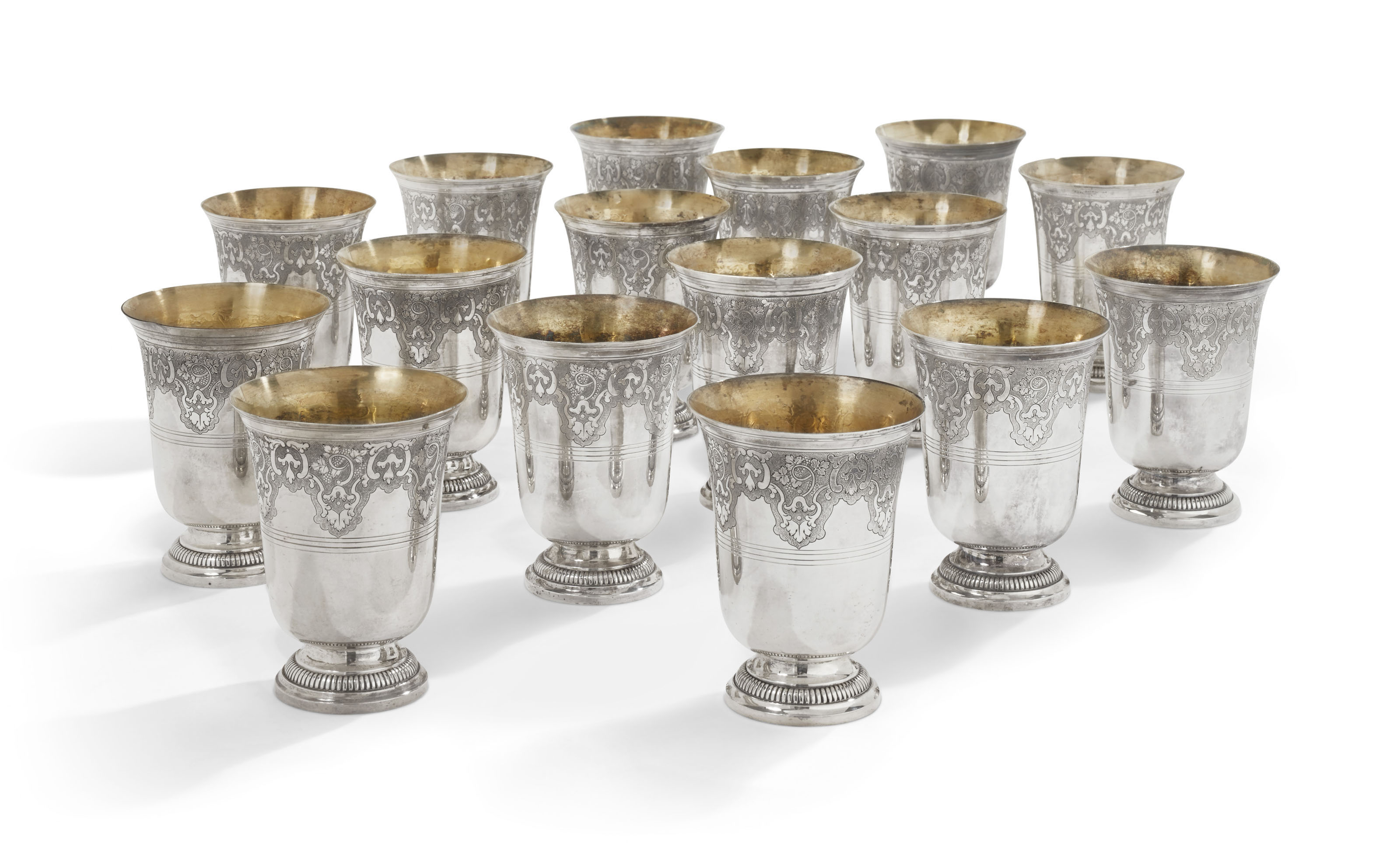 SEIZE TIMBALES TULIPES EN ARGENT , PAR MAISON ESCHWEGE, PARIS, APRES