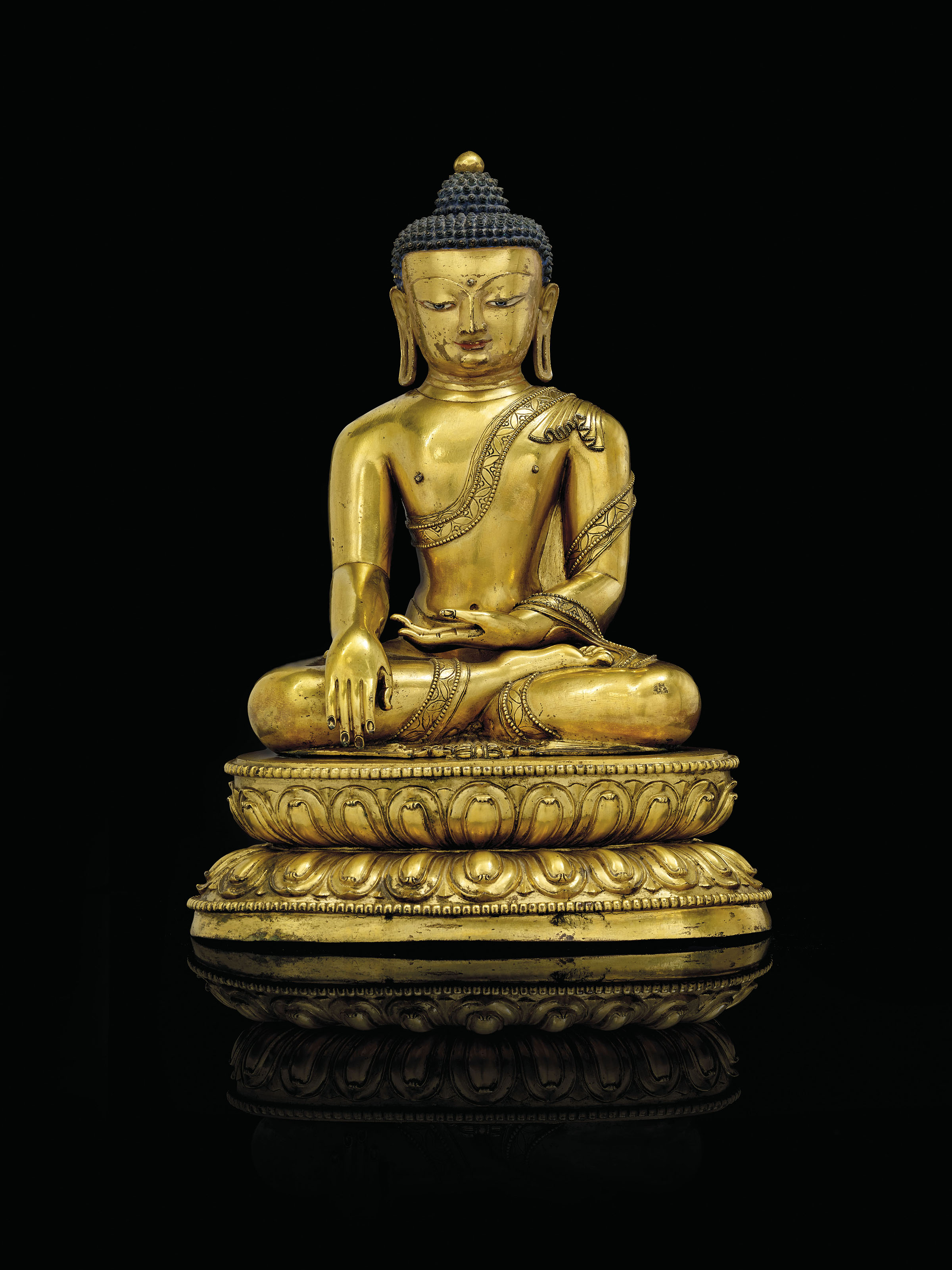 Rare Et Importante Statue De Bouddha Shakyamuni En Bronze Dore