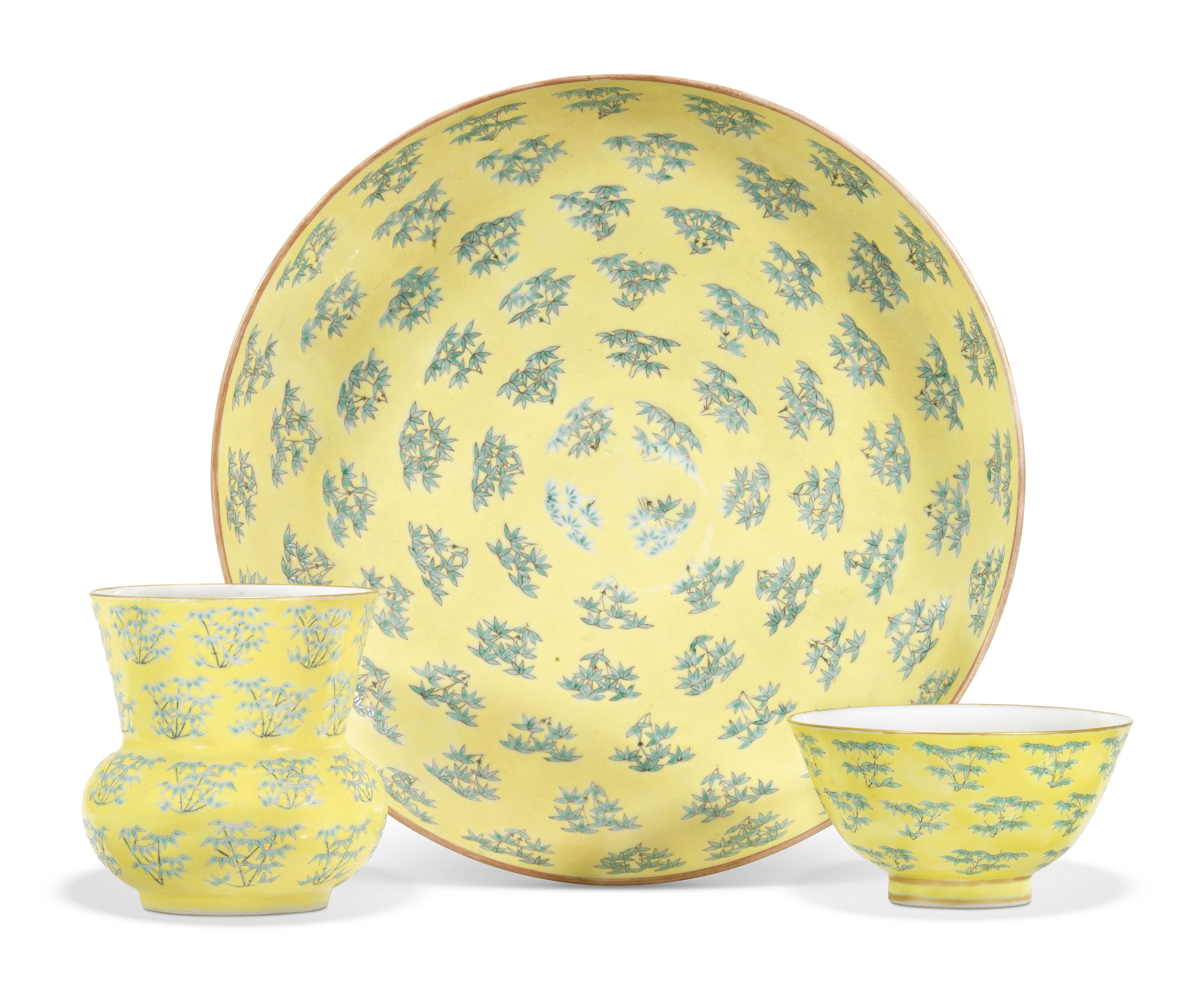 清光緒粉彩百蝶紋賞瓶一對六字楷書款, GUANGXU SIX-CHARACTER MARKS IN