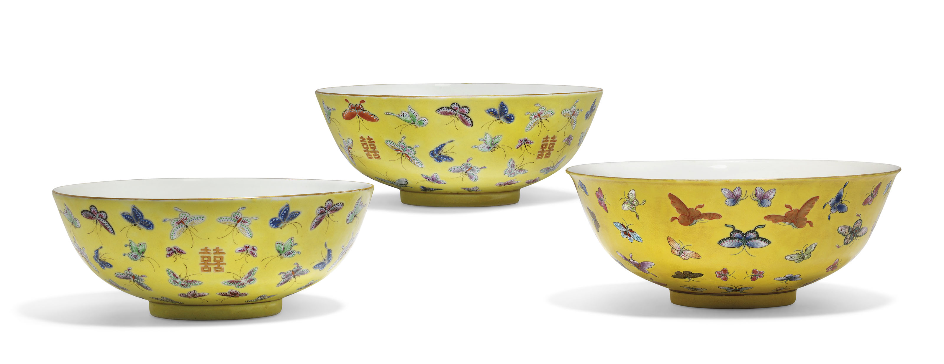 清光緒粉彩百蝶紋賞瓶一對六字楷書款, GUANGXU SIX-CHARACTER MARKS IN