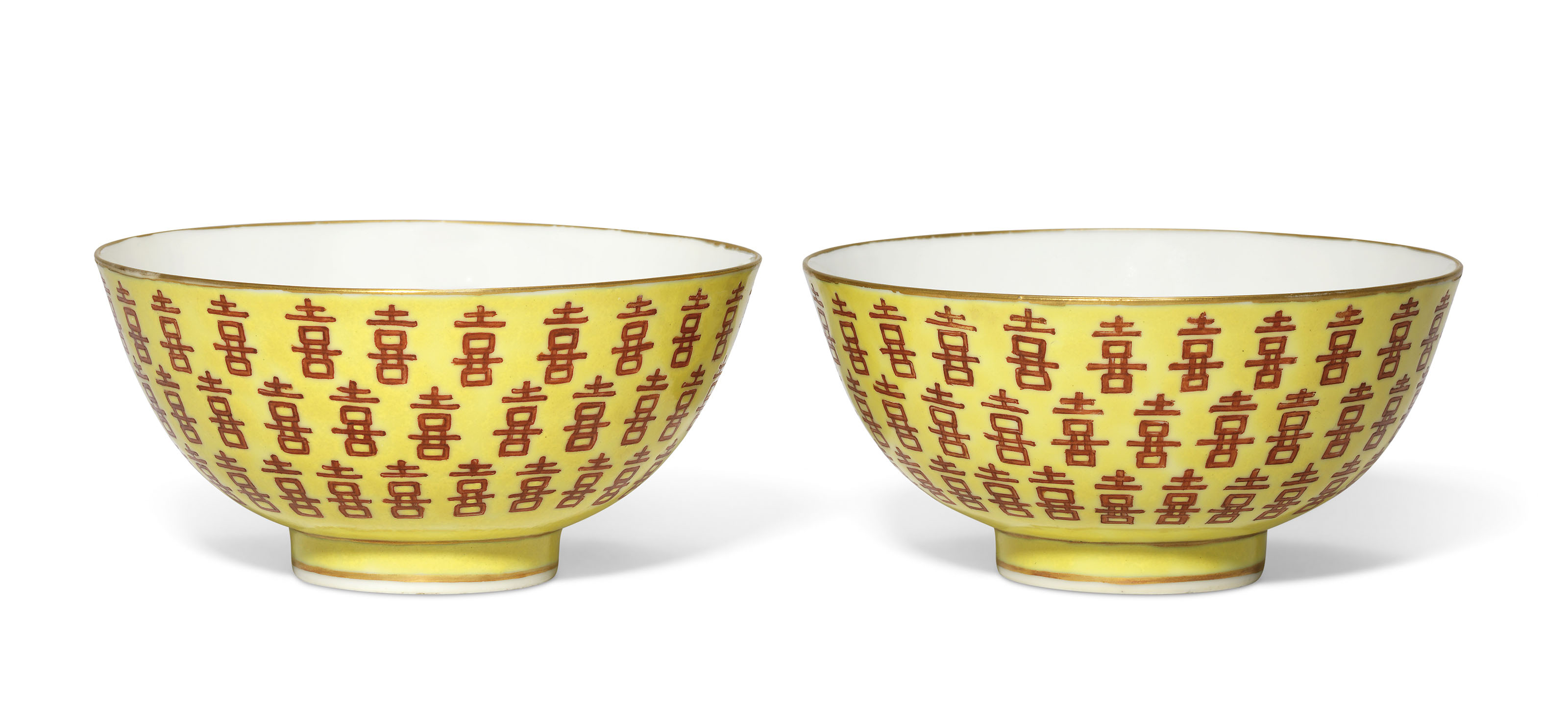 清光緒粉彩百蝶紋賞瓶一對六字楷書款, GUANGXU SIX-CHARACTER MARKS IN