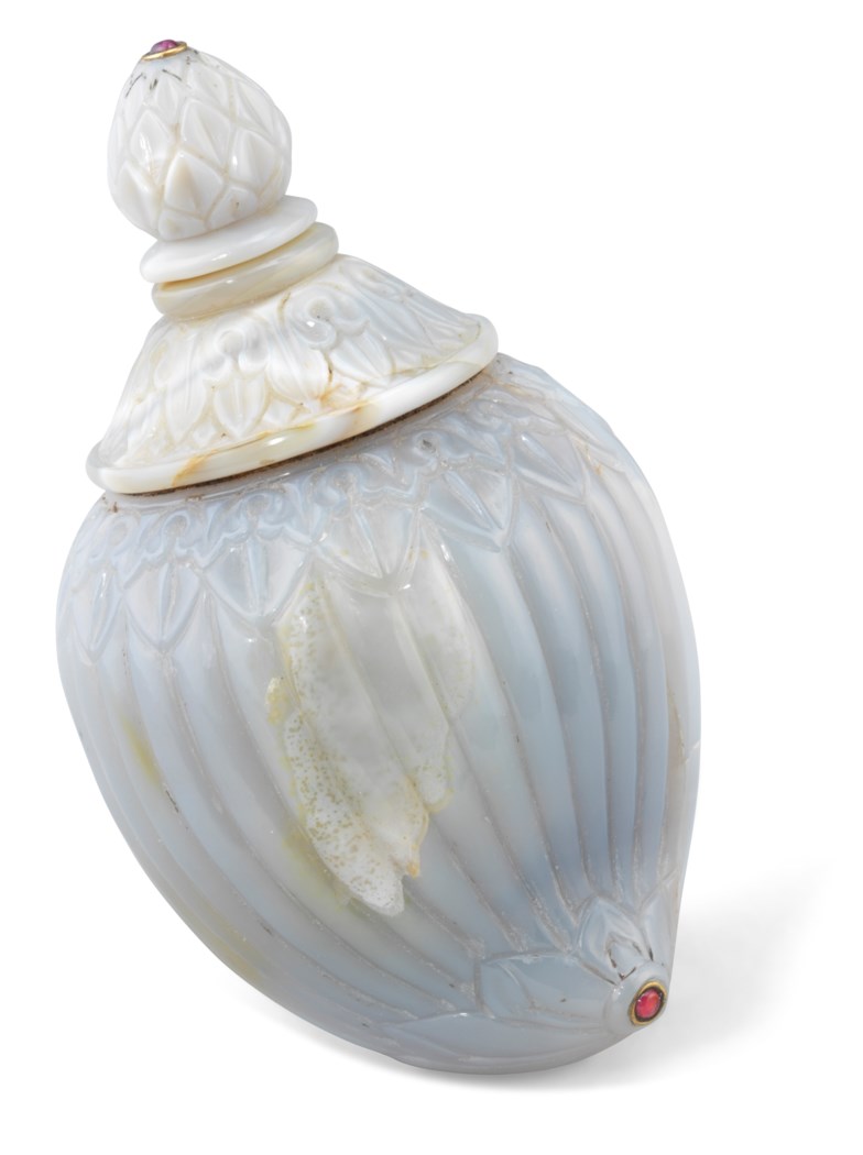 A MUGHAL CARVED JADE FLASK, NORTH INDIA, 18TH CENTURY Christie's