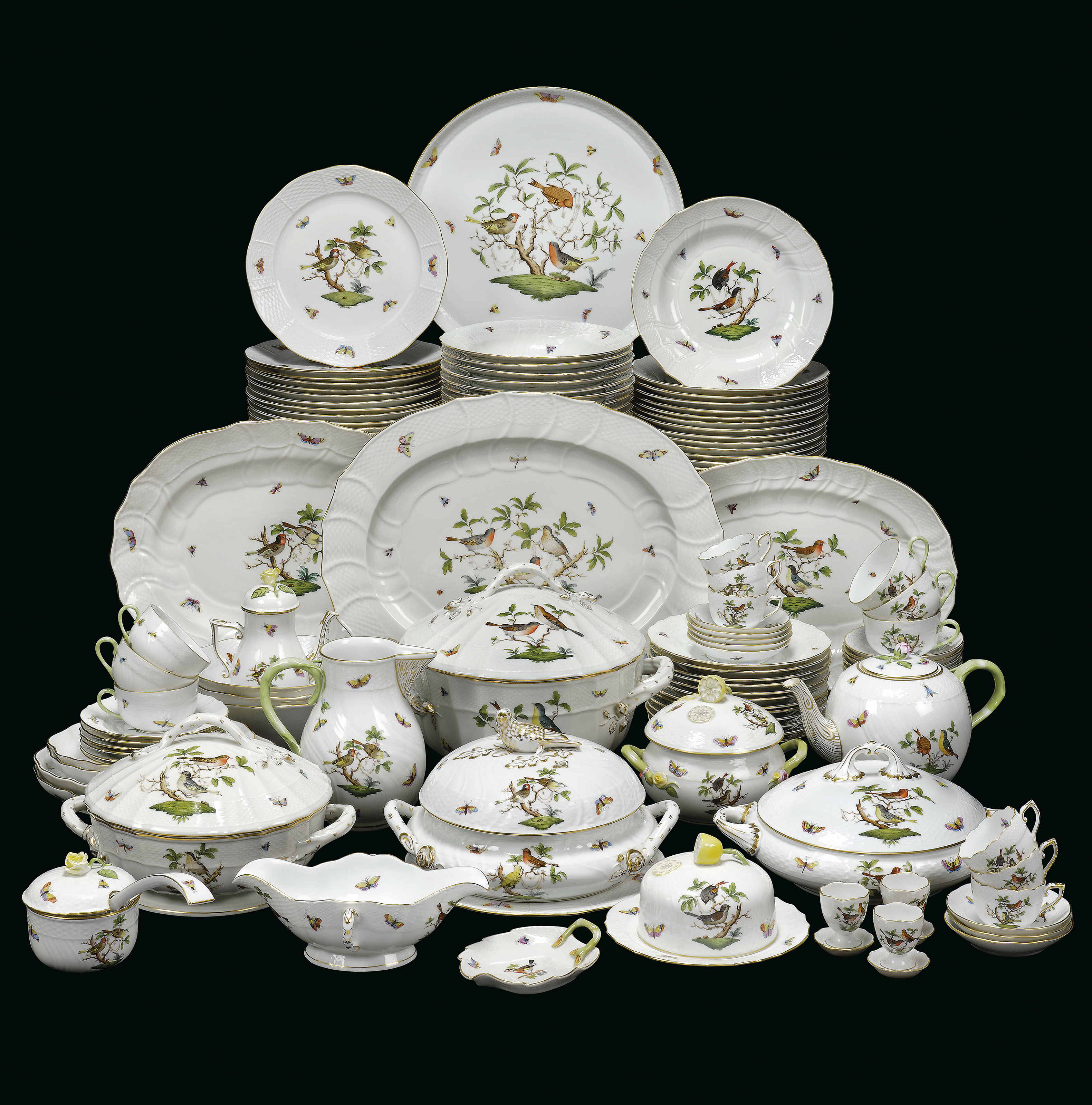 A HEREND PORCELAIN 'ROTHSCHILD BIRDS' PATTERN PART TABLESERVICE , 20TH