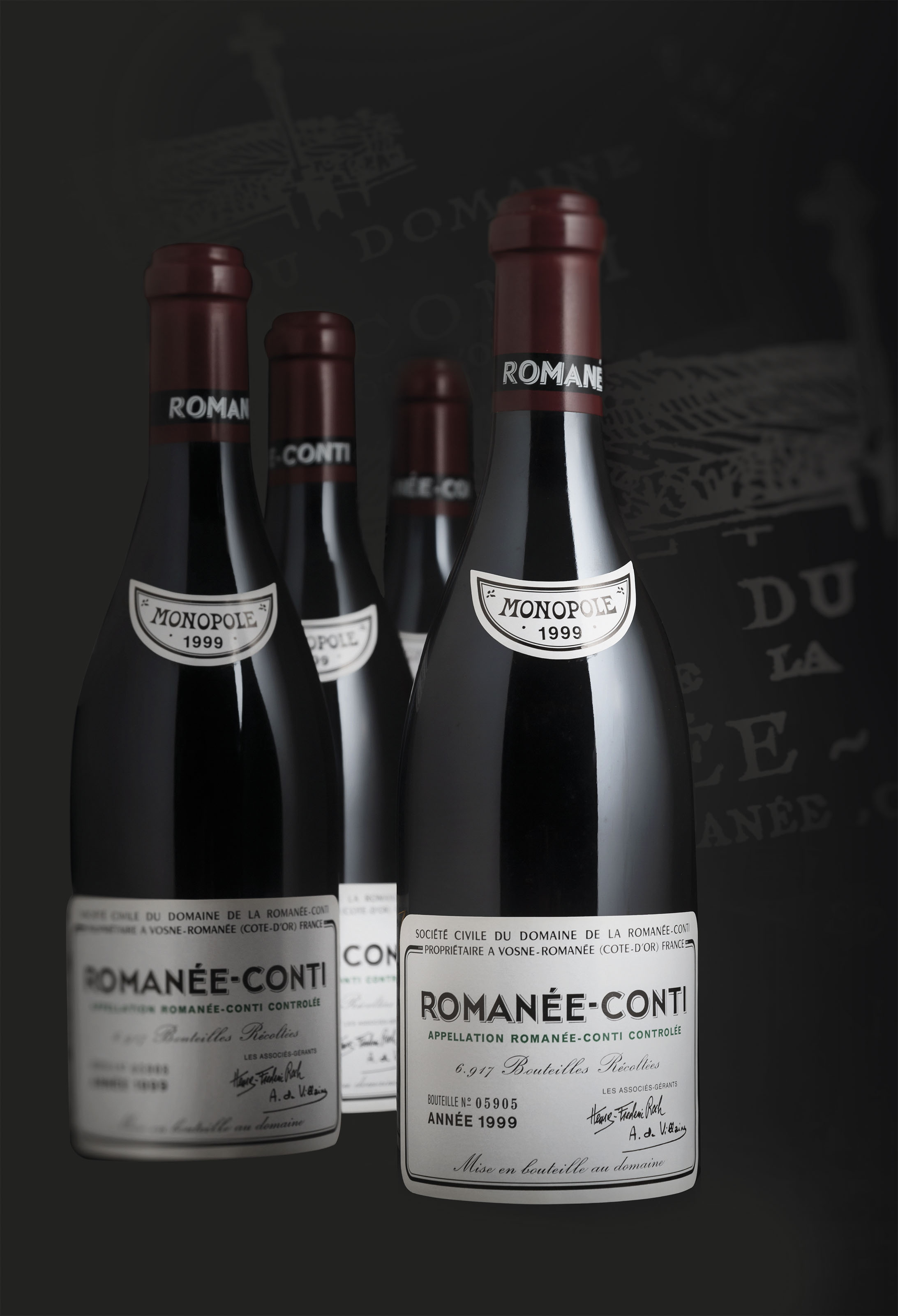 羅曼尼康帝莊，Roman&eacute;e-Conti 1999，一組6瓶。連原裝木箱。2019年10月17日於佳士得倫敦珍罕名釀拍賣售出，成交價122,500英鎊