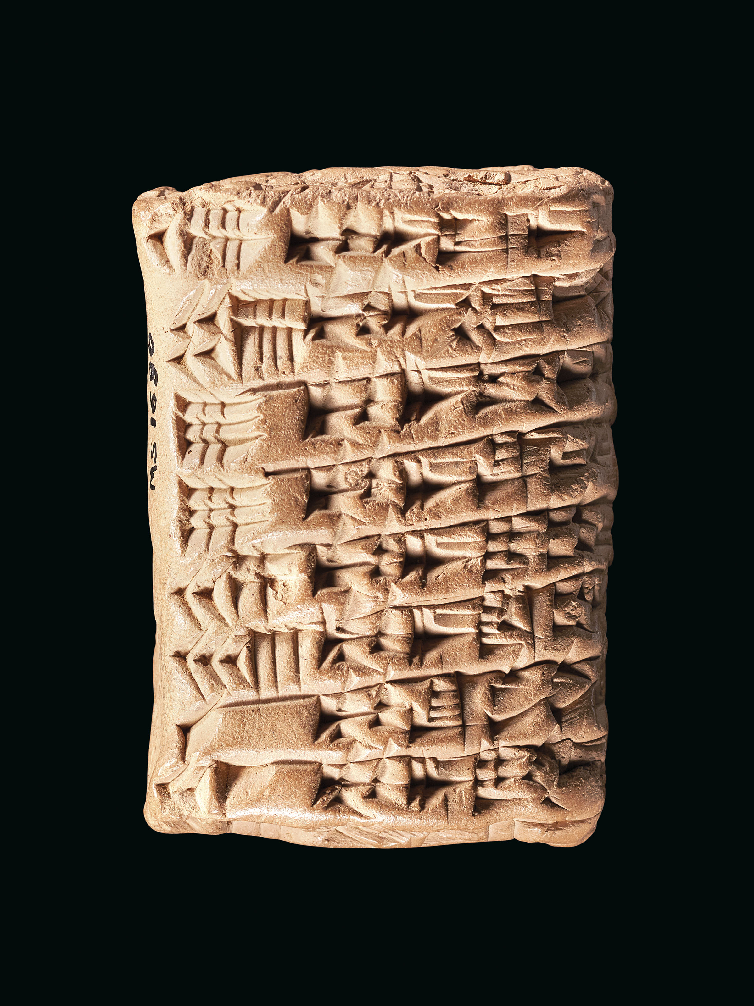 an old babylonian cuneiform clay tablet of the ur isin king list