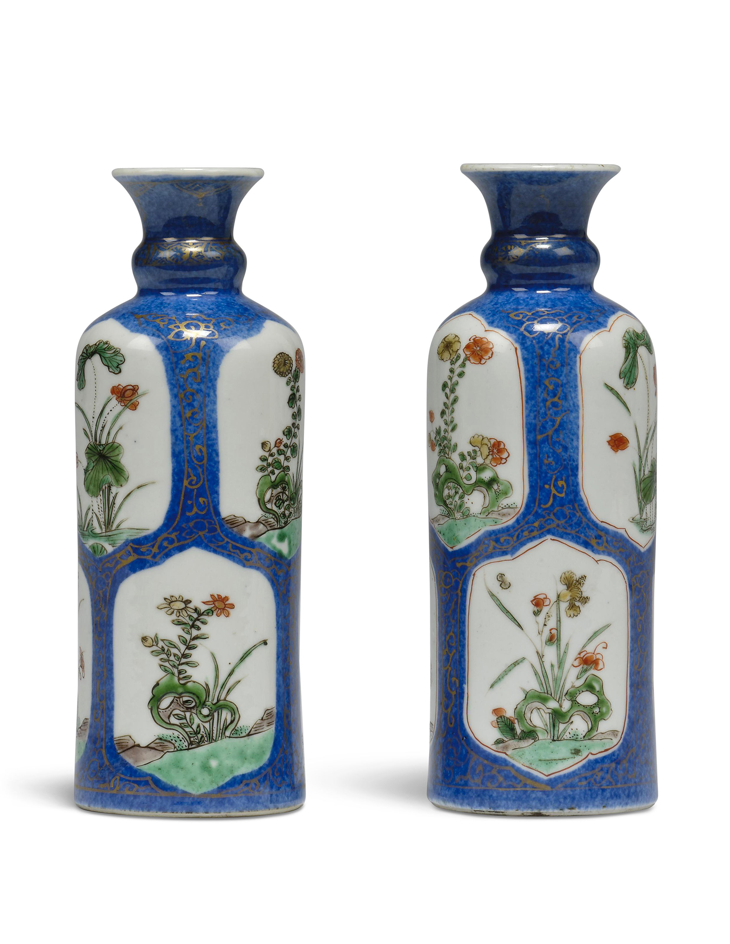 清康熙洒蓝地开光五彩花卉纹瓶一对, KANGXI PERIOD (1662-1722