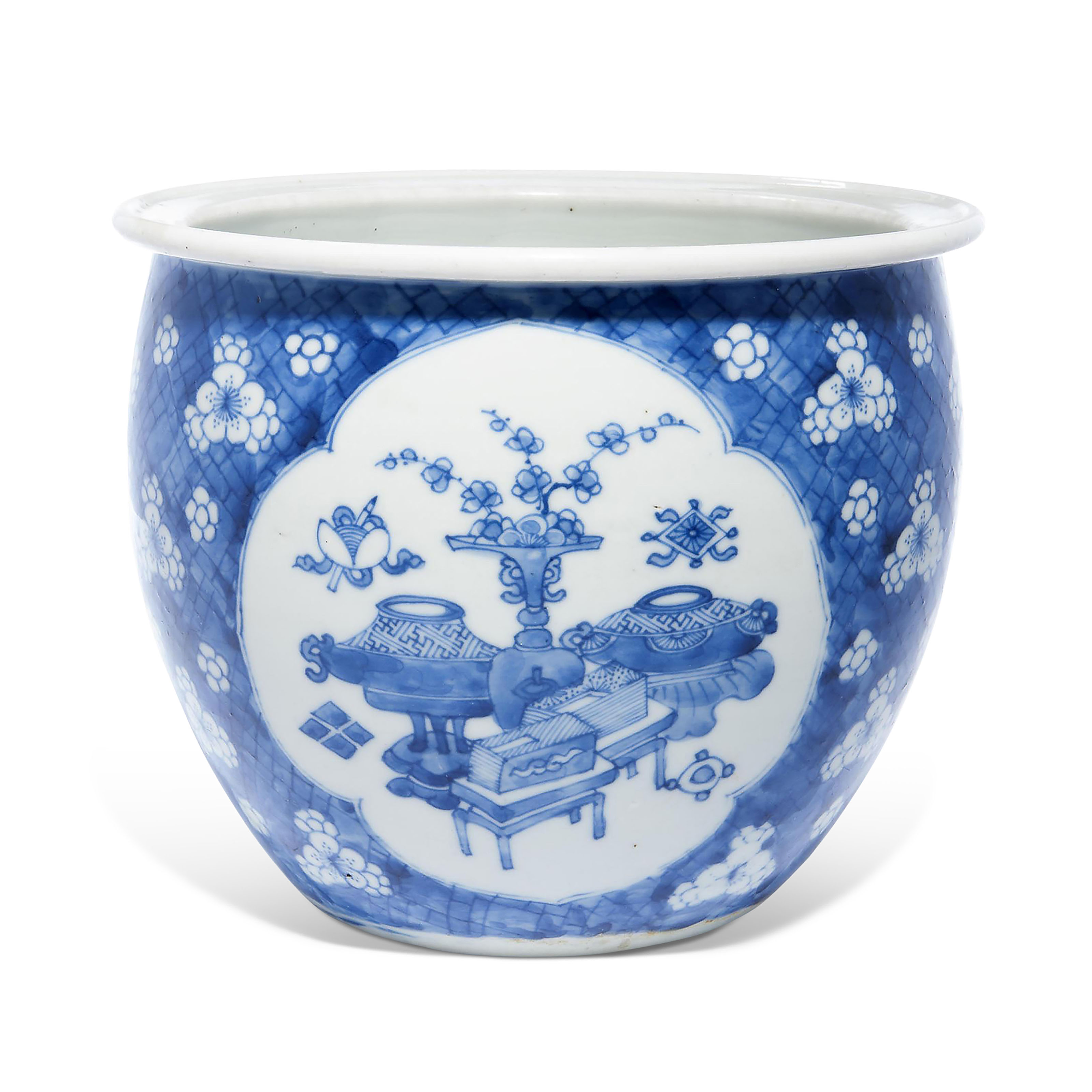 清康熙五彩瑞獸紋盤, KANGXI PERIOD (1662-1722) | Christie's