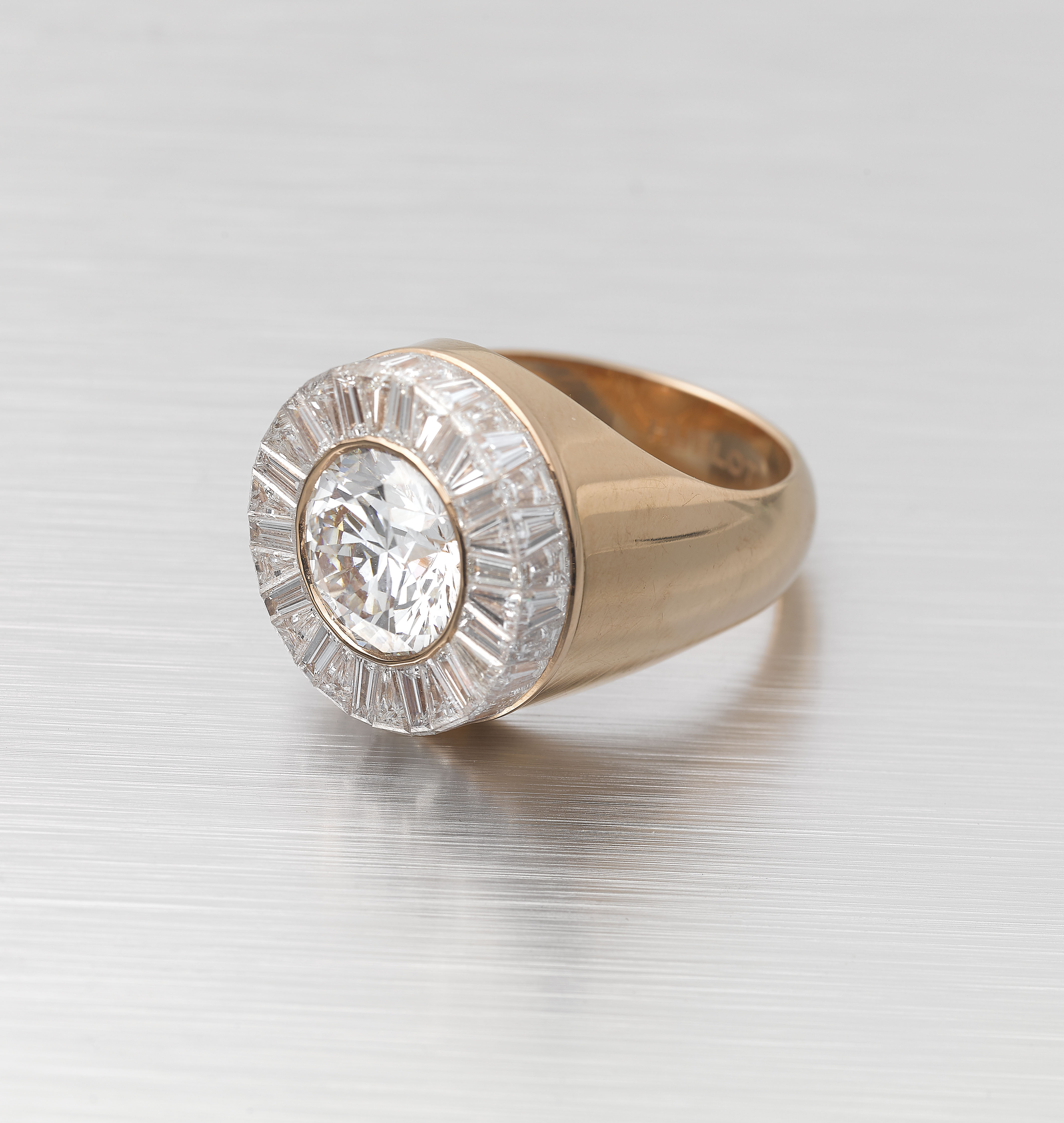 Hublot ring outlet