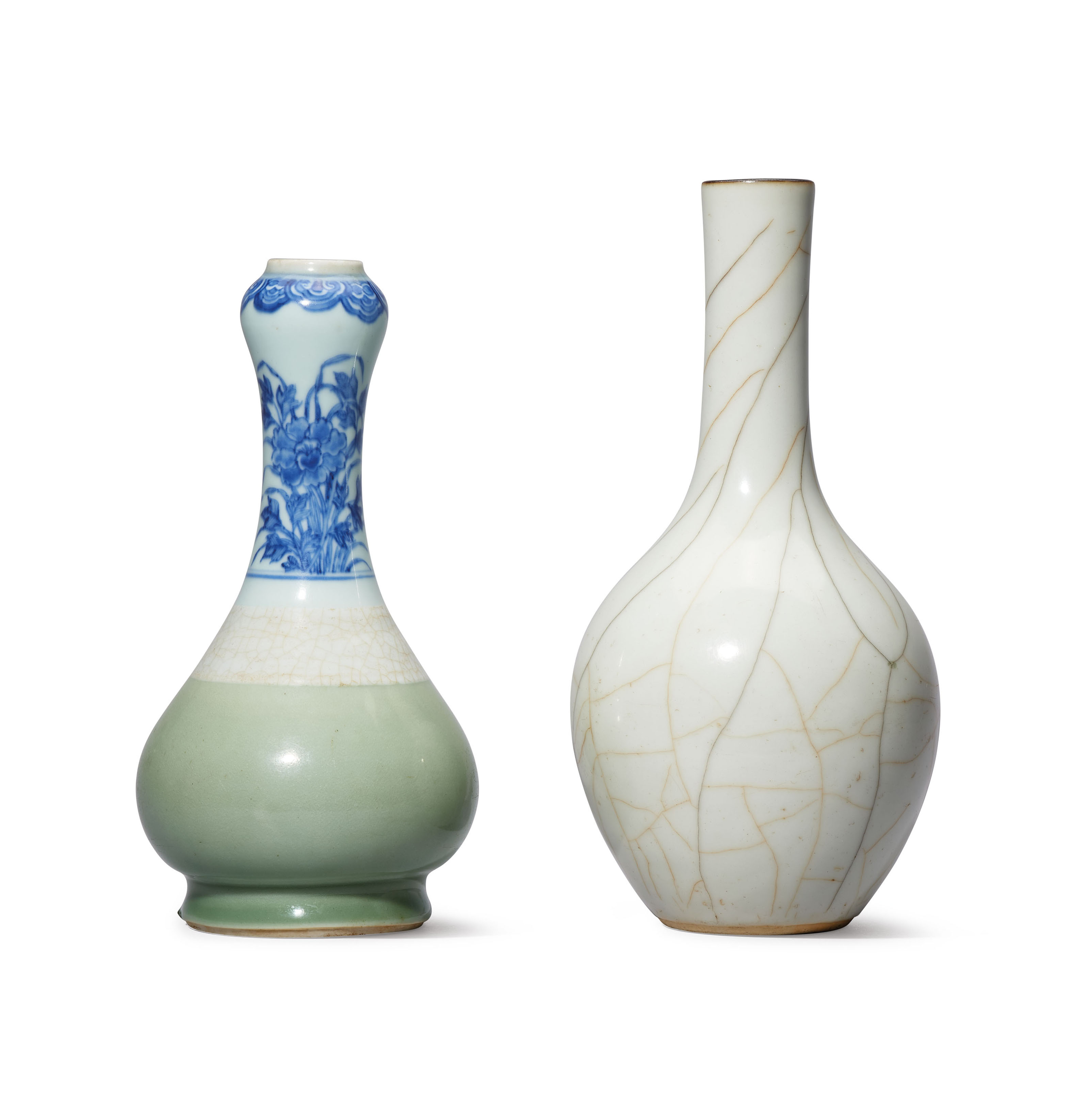 A CELADON AND BLUE AND WHITE GARLICHEAD VASE AND A GETYPE BOTTLE VASE