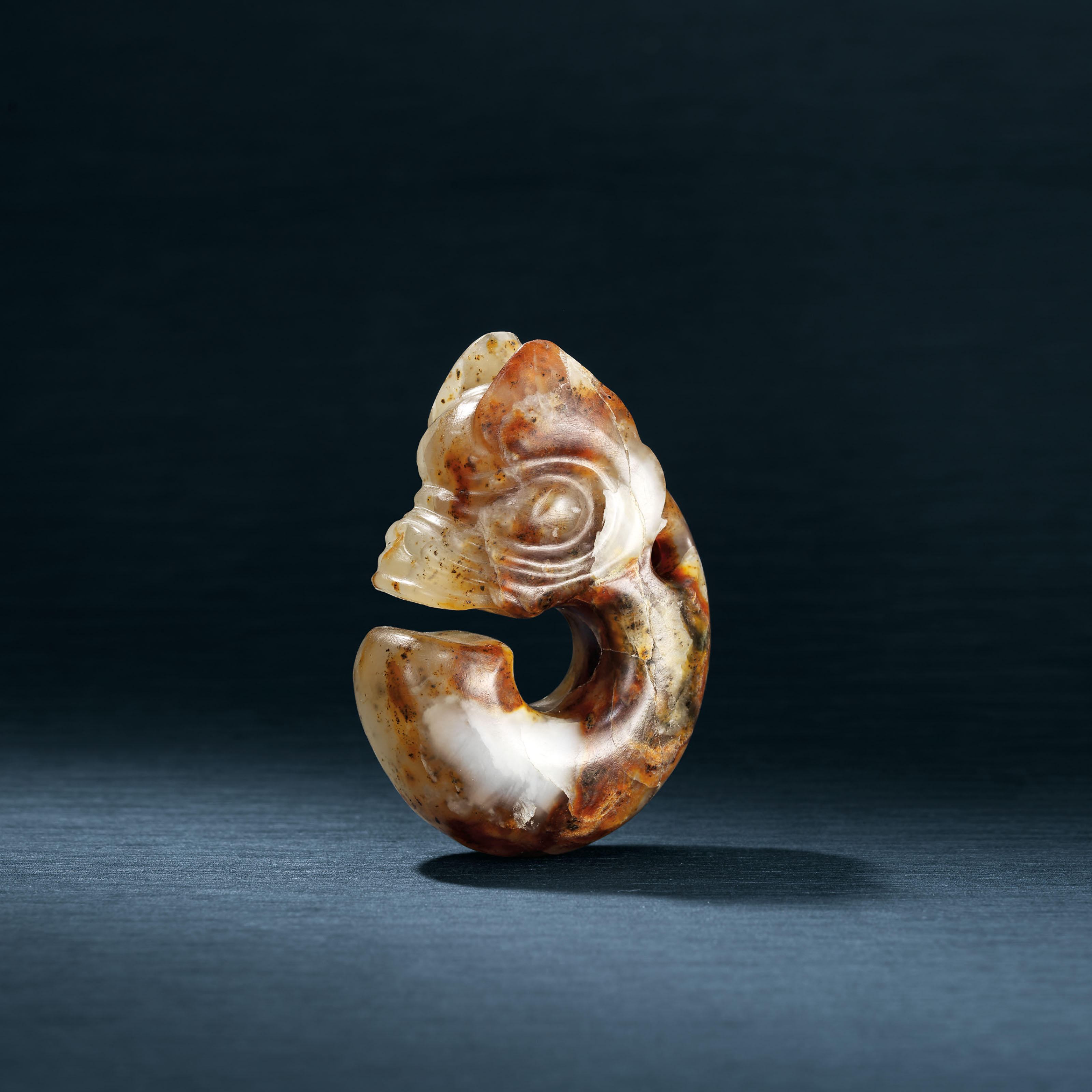 紅山文化玉豬龍, HONGSHAN CULTURE, CIRCA 4000-3000 BC | Christie