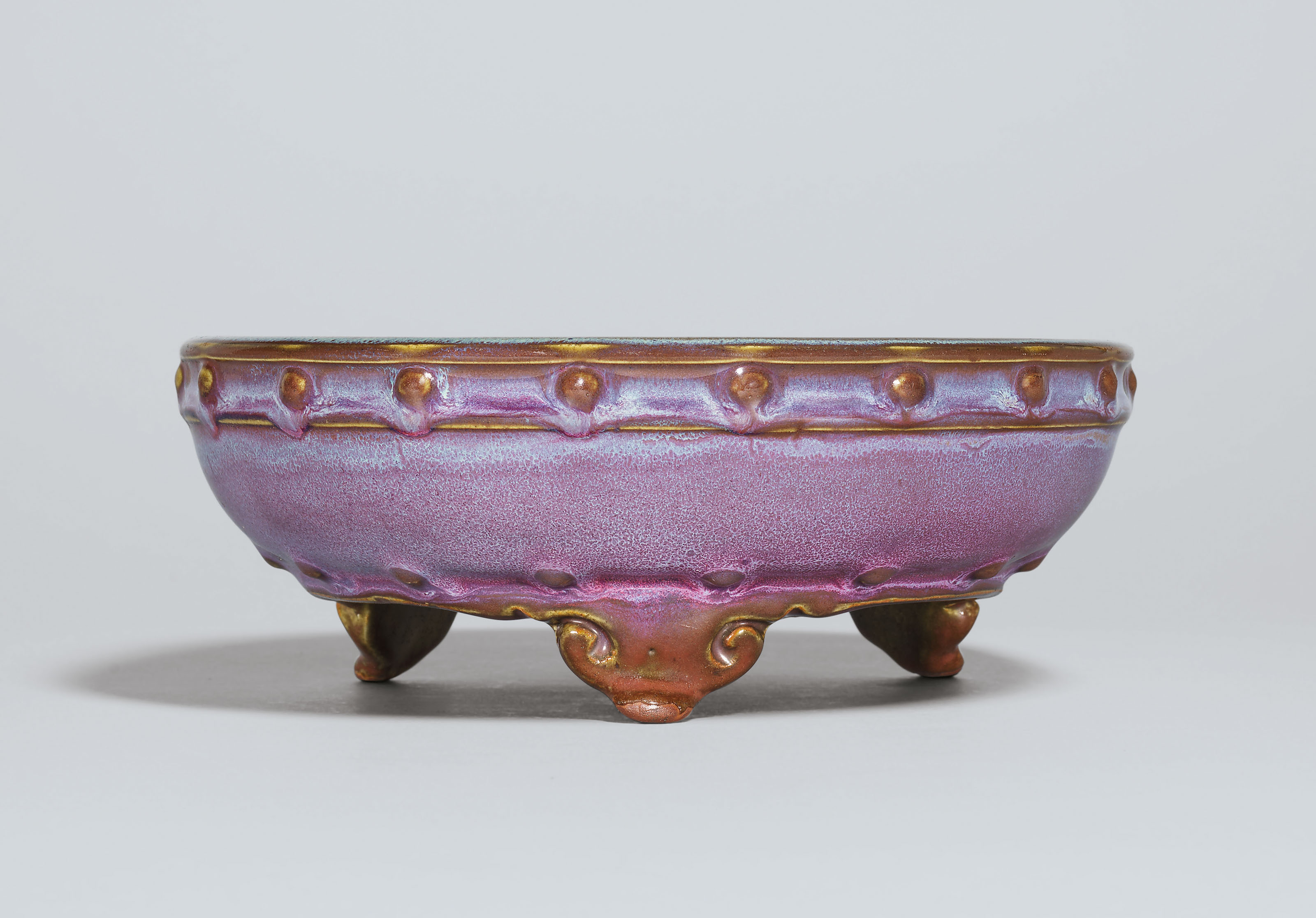 A FINE AND RARE âNUMBERED FIVEâ JUN TRIPOD BULB BOWL