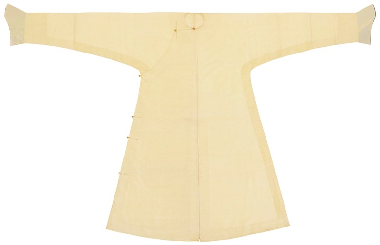 An extremely rare pale yellow gauze man’s robe, changfu, 18th century. 90¼ in (229.2  cm) long, 52¼ in (132.7) wide. Sold for $11,250 on 22 March 2019 at Christie’s in New York