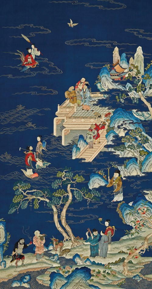 清乾隆 蓝地绣西王母祝寿图屏，76 x 41 吋 (193 x 104 公分)。2019年3月22日于佳士得纽约售出，成交价187,500美元