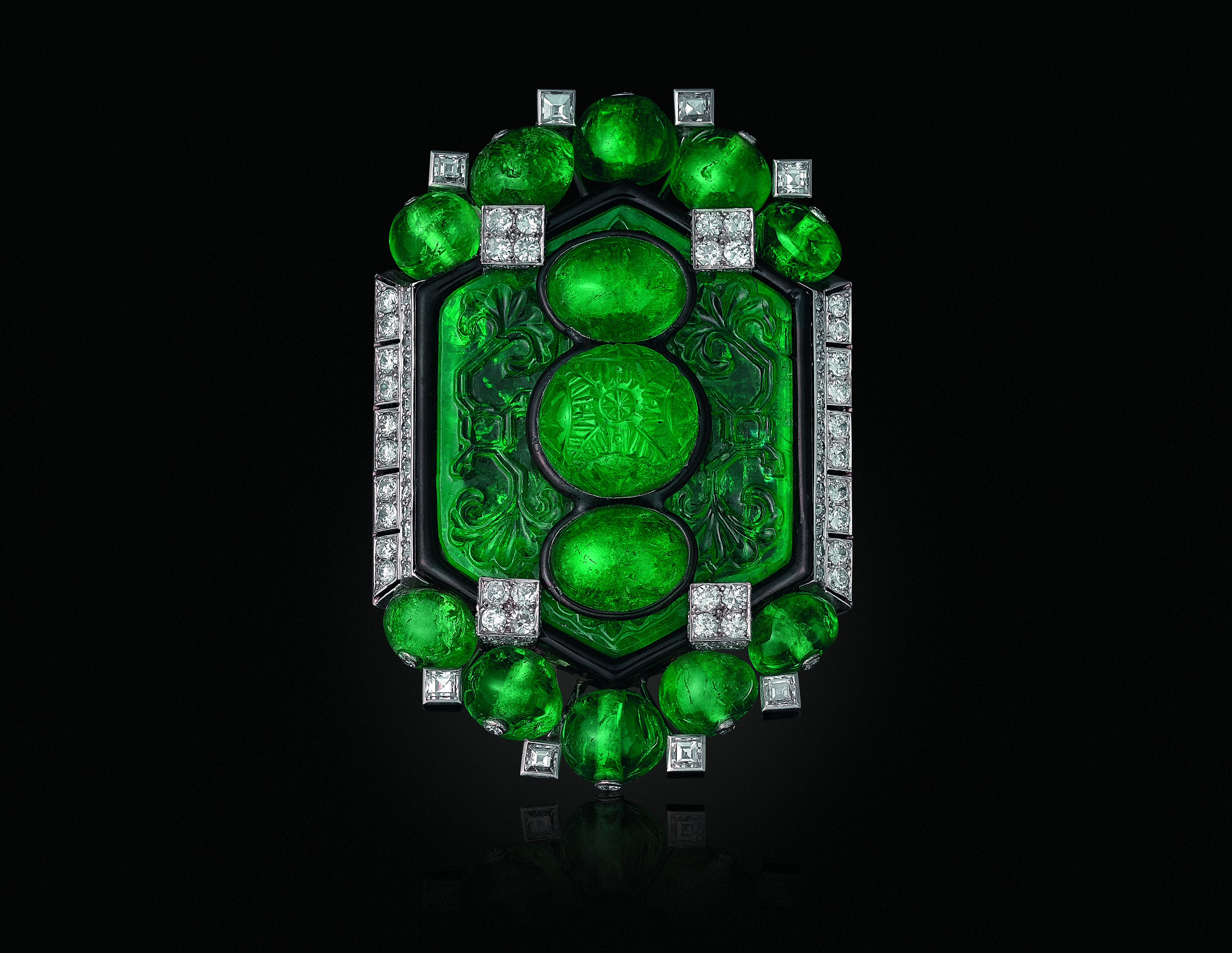 Изумрудная брошь Bvlgari