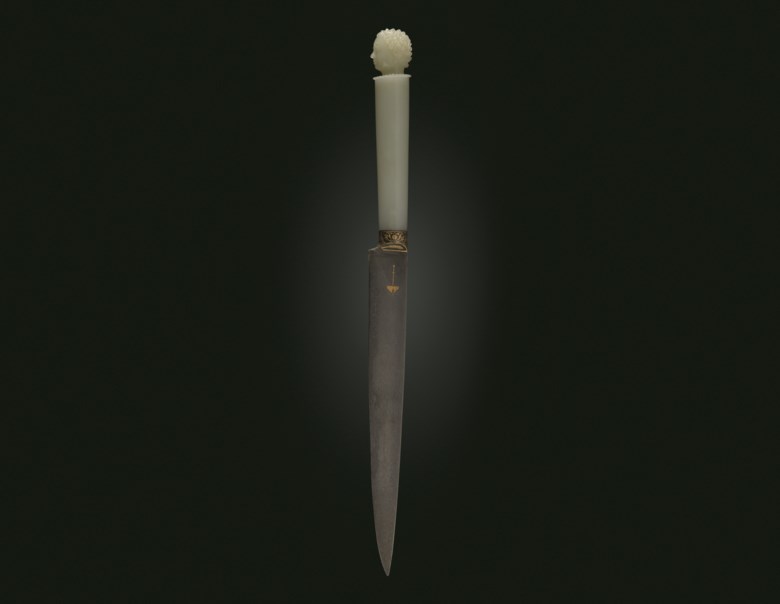 The Shah Jahan Dagger (kard), North India, hilt 1620-1630. 11⅝  ins (29.7  cm) long; hilt 4⅜  ins (11.1  cm) long. Sold for $3,375,000 on 19 June 2019 at Christie’s in New York