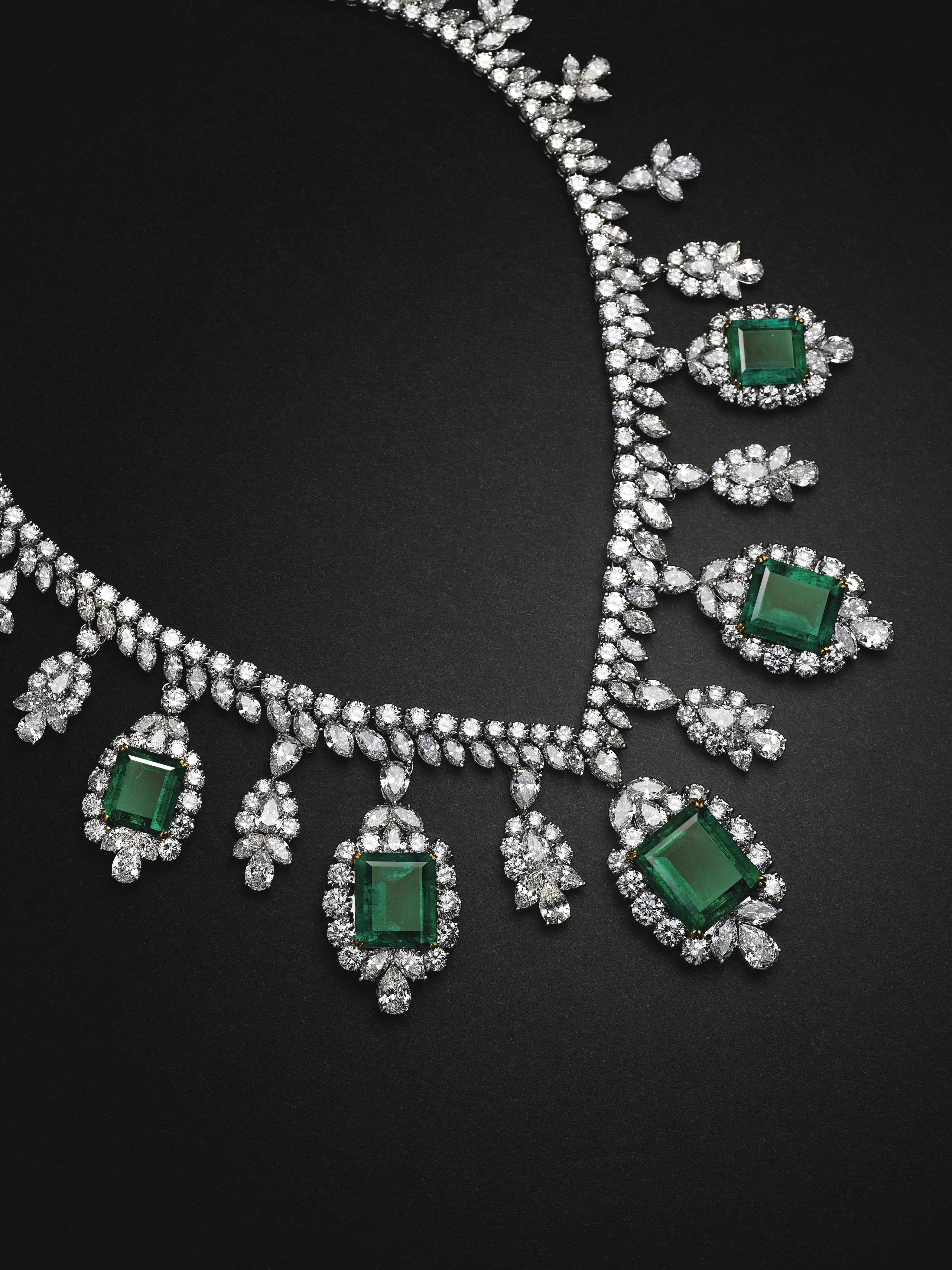 AN IMPRESSIVE EMERALD AND DIAMOND NECKLACE, HARRY WINSTON ...