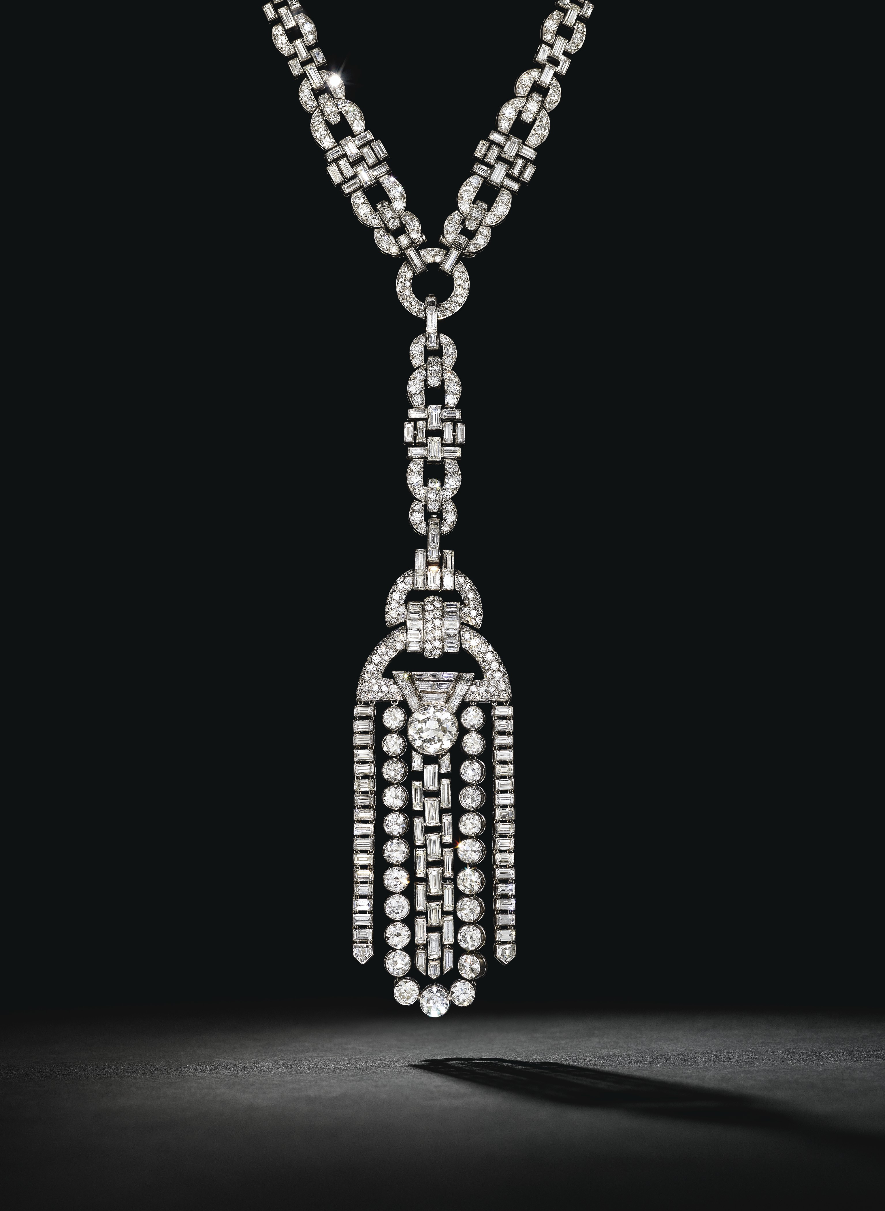 A SENSATIONAL ART DECO DIAMOND SAUTOIR, VAN CLEEF & ARPELS