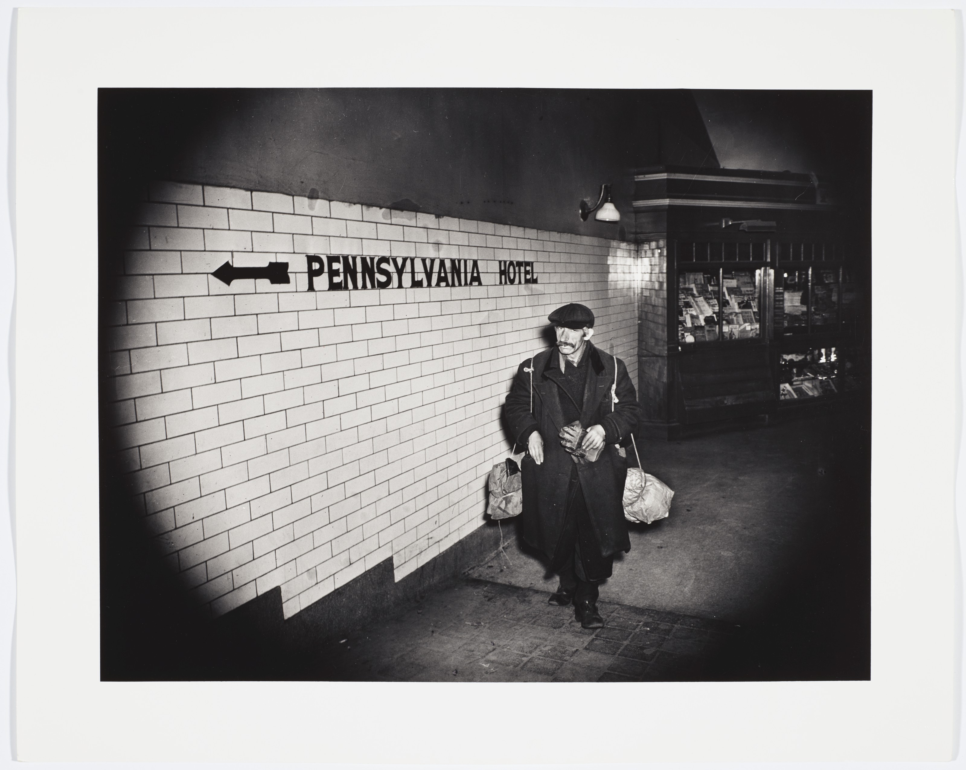 Weegee Portfolio - Thumb 8