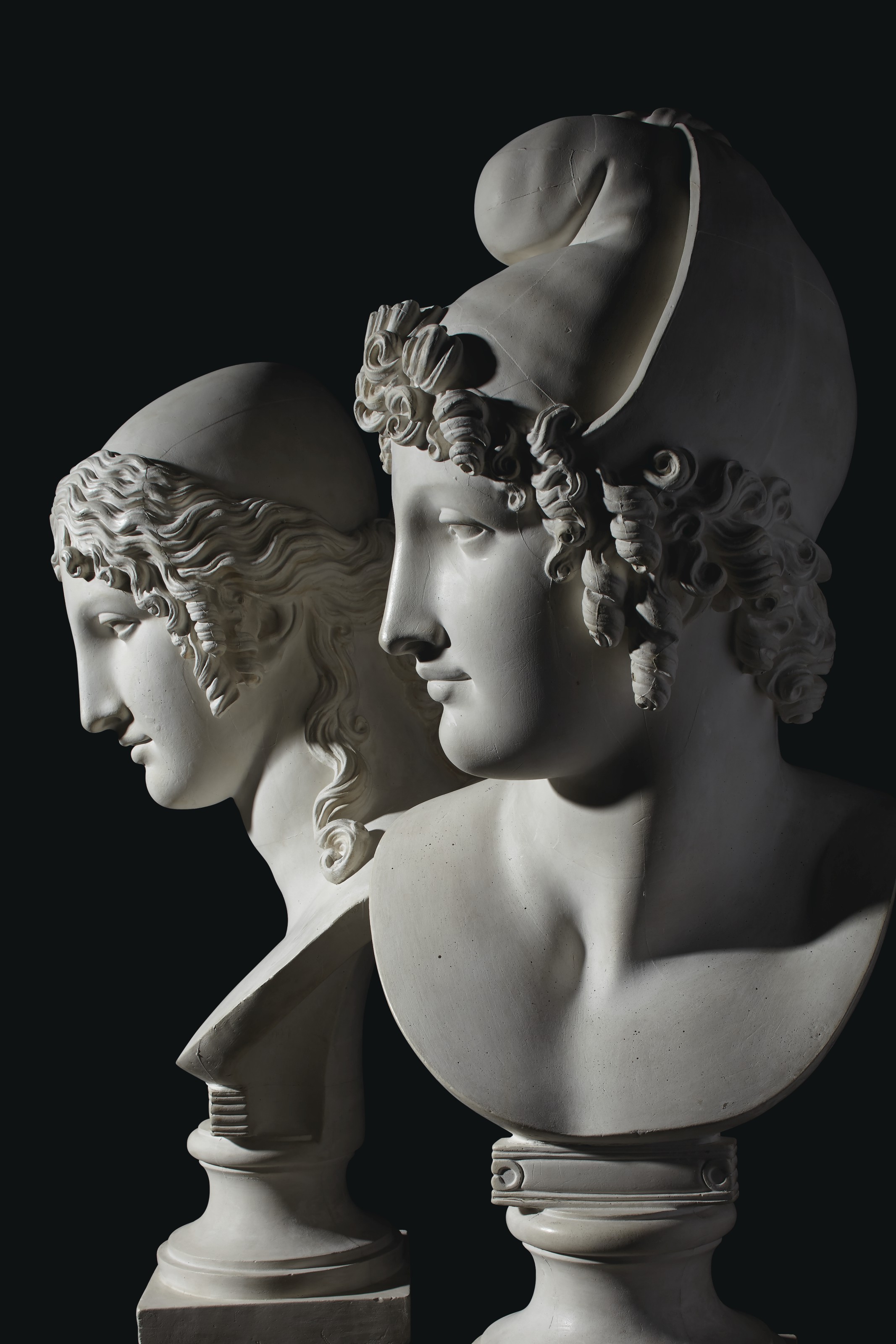 A Pair Of Plaster Busts Of Paris And Helen Pages dans la categorie « sculpture d'antonio canova ». a pair of plaster busts of paris and helen
