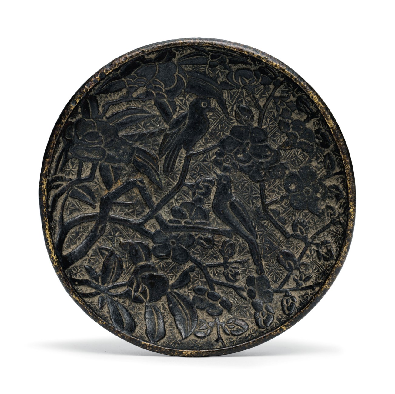 AN UNUSUAL SMALL BRONZE CIRCULAR DISH, CHINA, 17TH18TH CENTURY