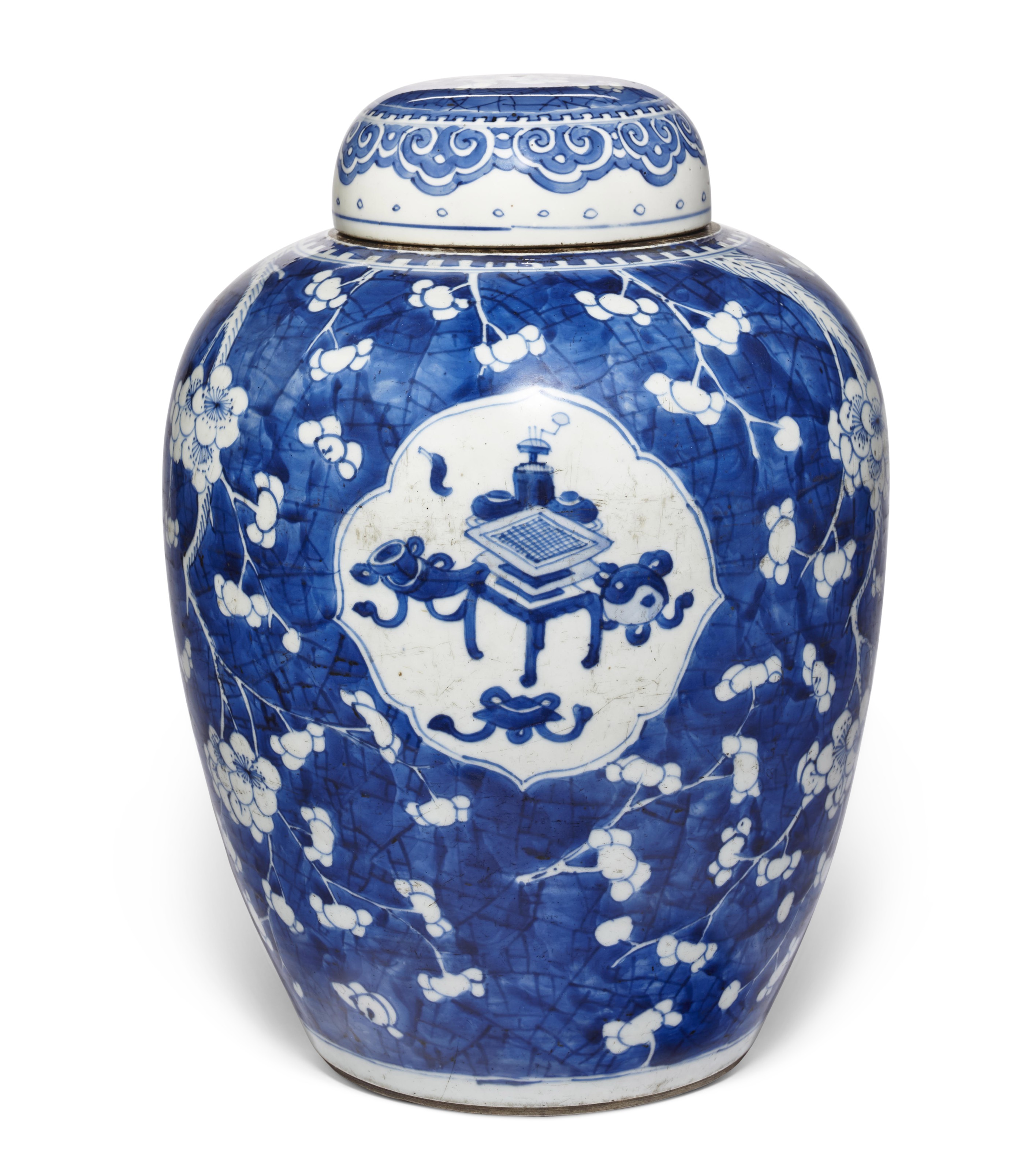 清康熙青花冰梅纹开光博古图盖罐, KANGXI PERIOD (1662-1722) | Christie's