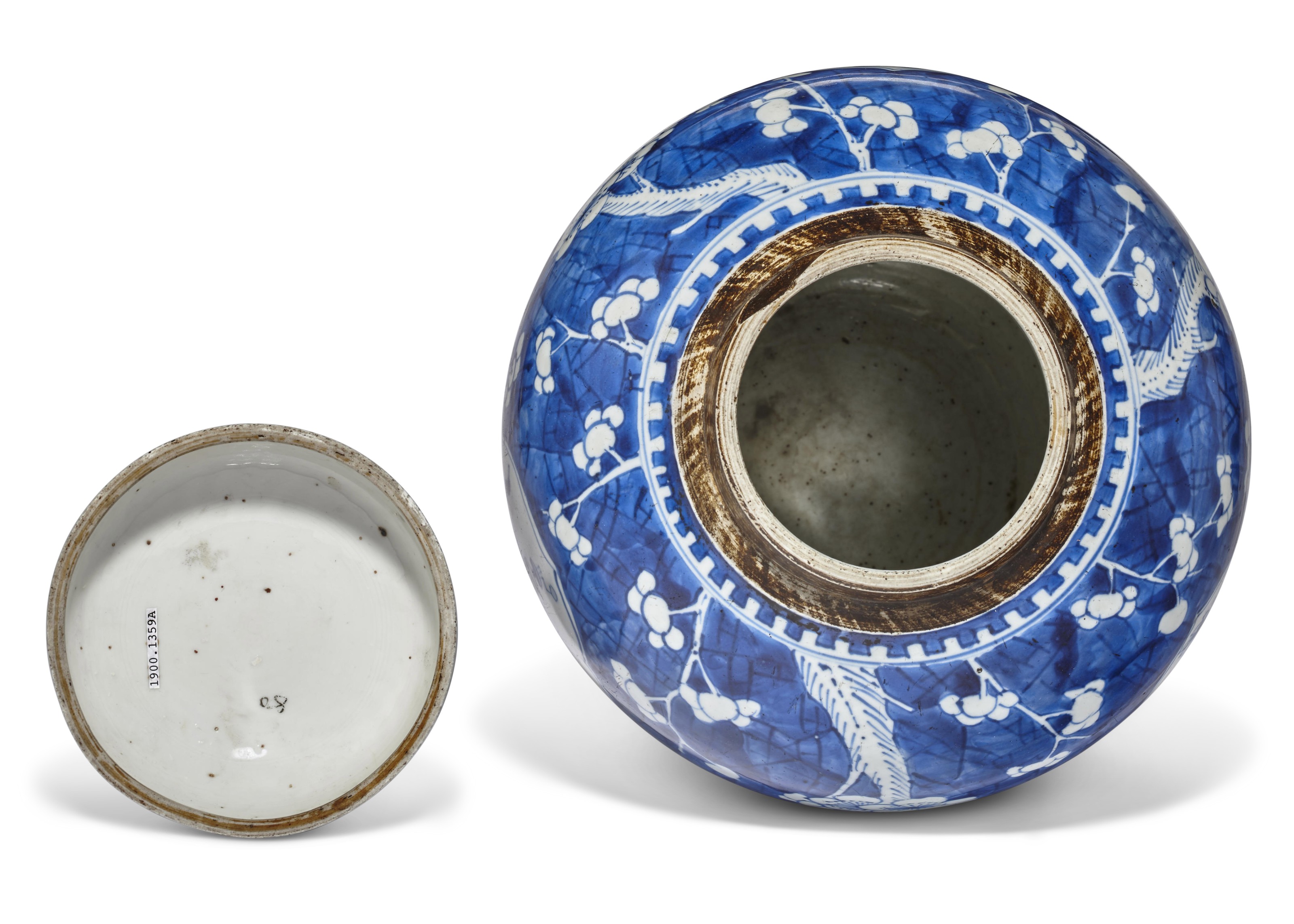 冬ギフト セ 清康熙青花冰梅纹开光博古图盖罐, (1662-1722 PERIOD KANGXI 染付