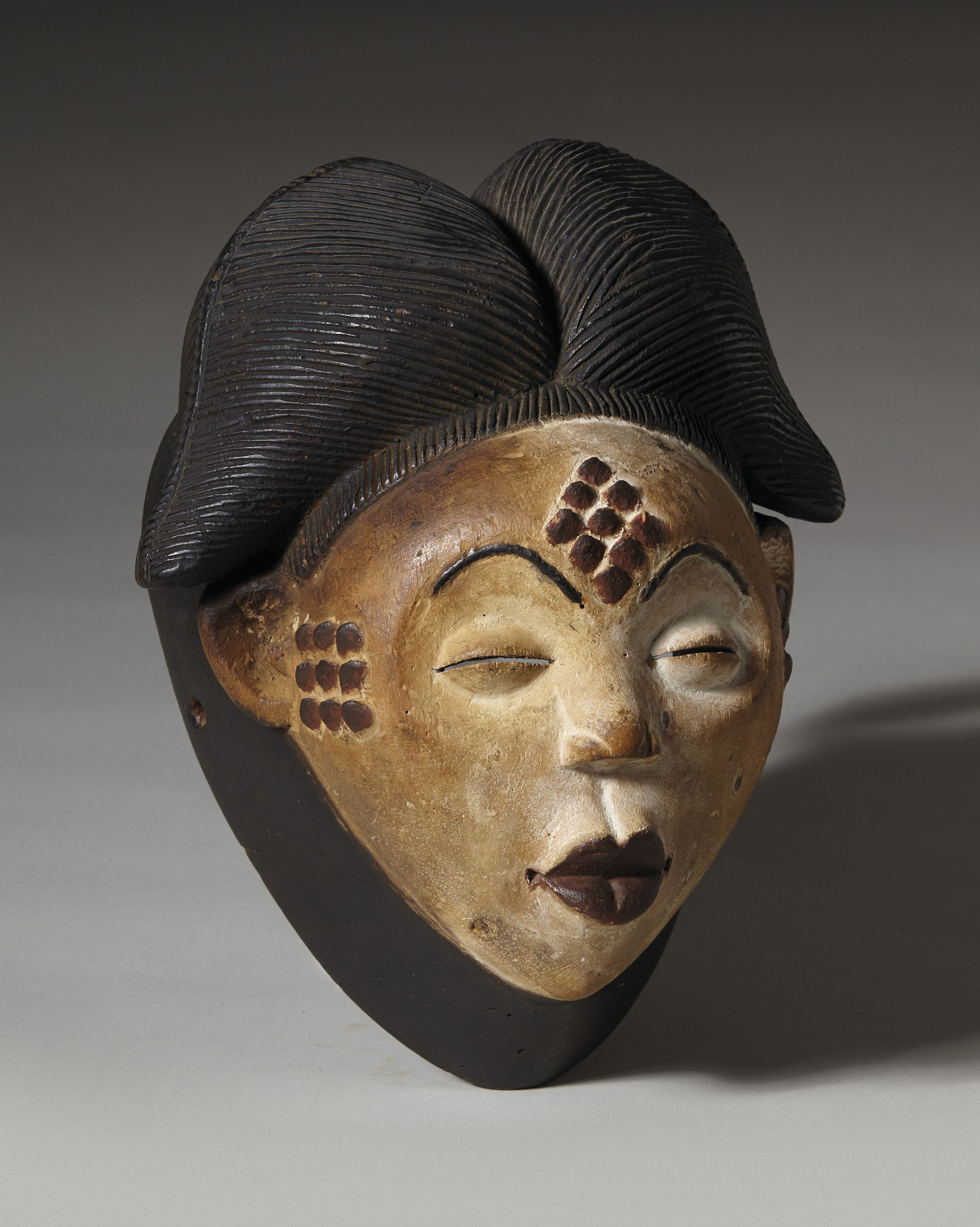 MASQUE PUNU A PUNU MASK , GABON Christie's