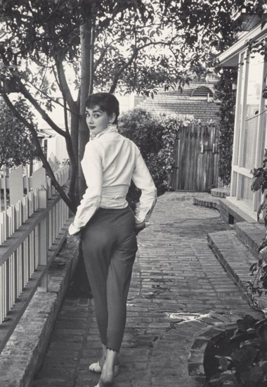Mark Shaw (1922-1969), Audrey Hepburn, 1953. Image 49.3 x 34.5  cm (19⅜ x 13⅝  in). Estimate €2,000-3,000. Offered in Icons of Glamour & Style The Constantiner Collection on 19 June 2019 at Christie’s in Paris