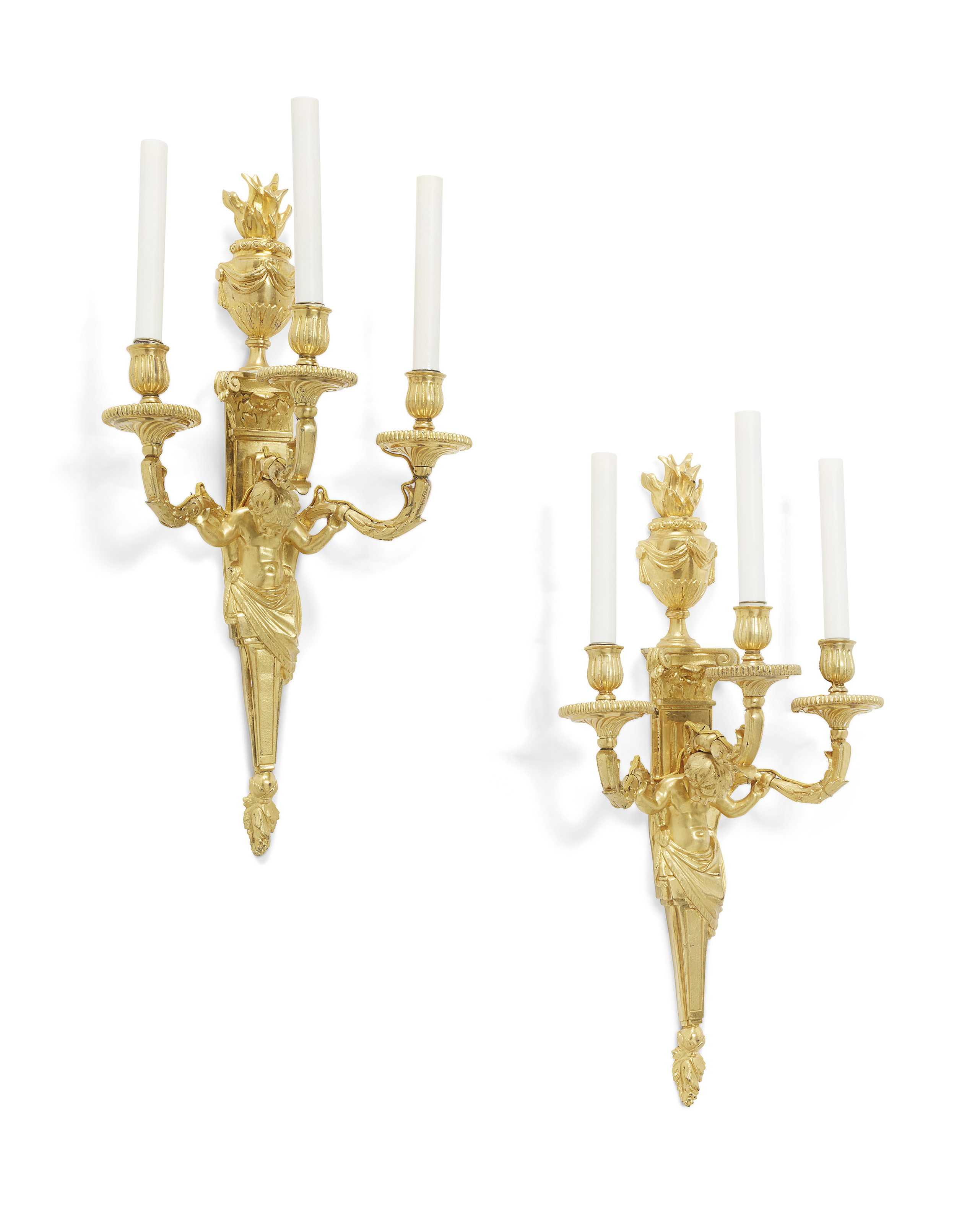 PAIRE D'APPLIQUES DE STYLE LOUIS XVI , FIN DU XIXE SIECLE ...