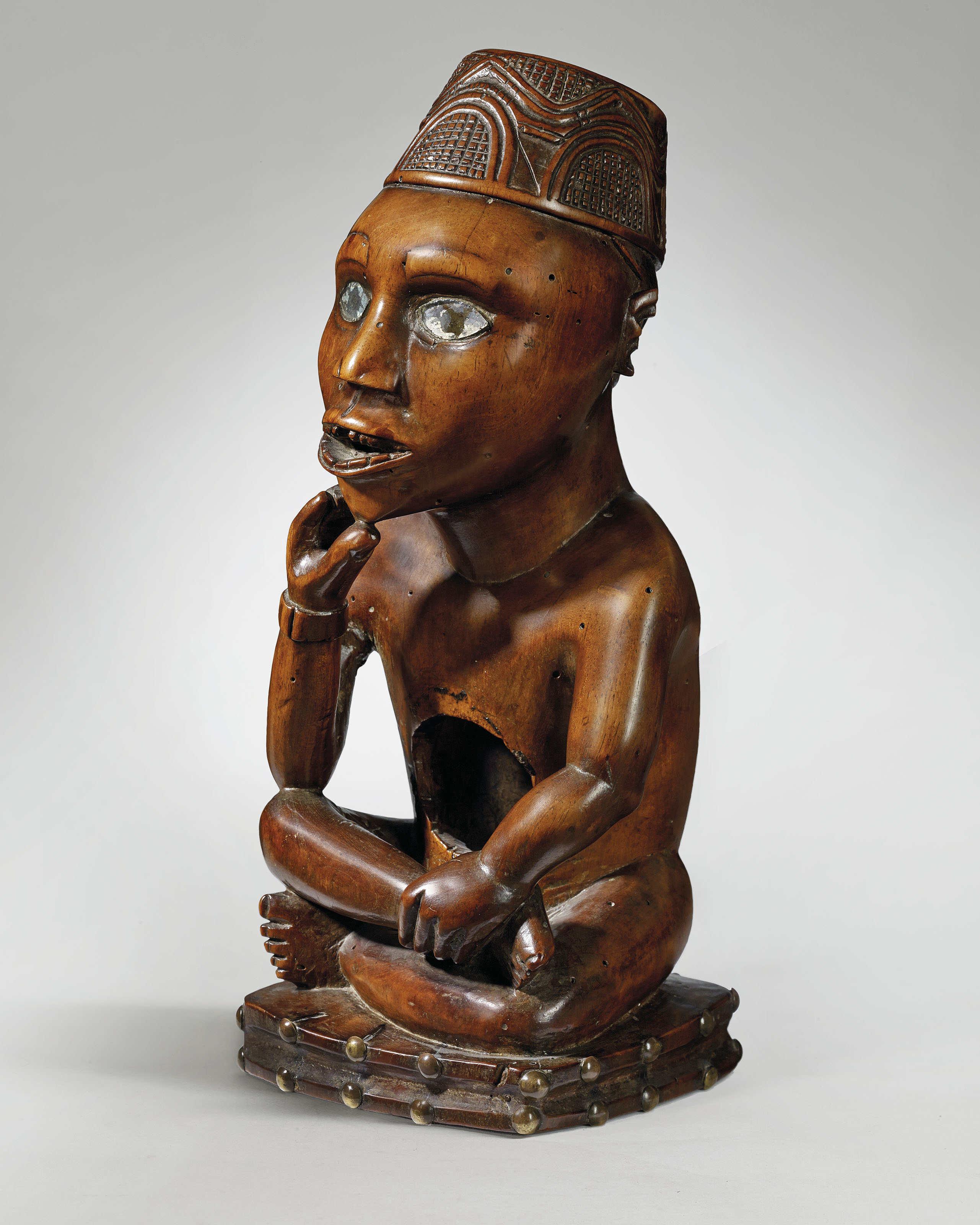 STATUE YOMBÉ A YOMBE FIGURE auctions & price archive