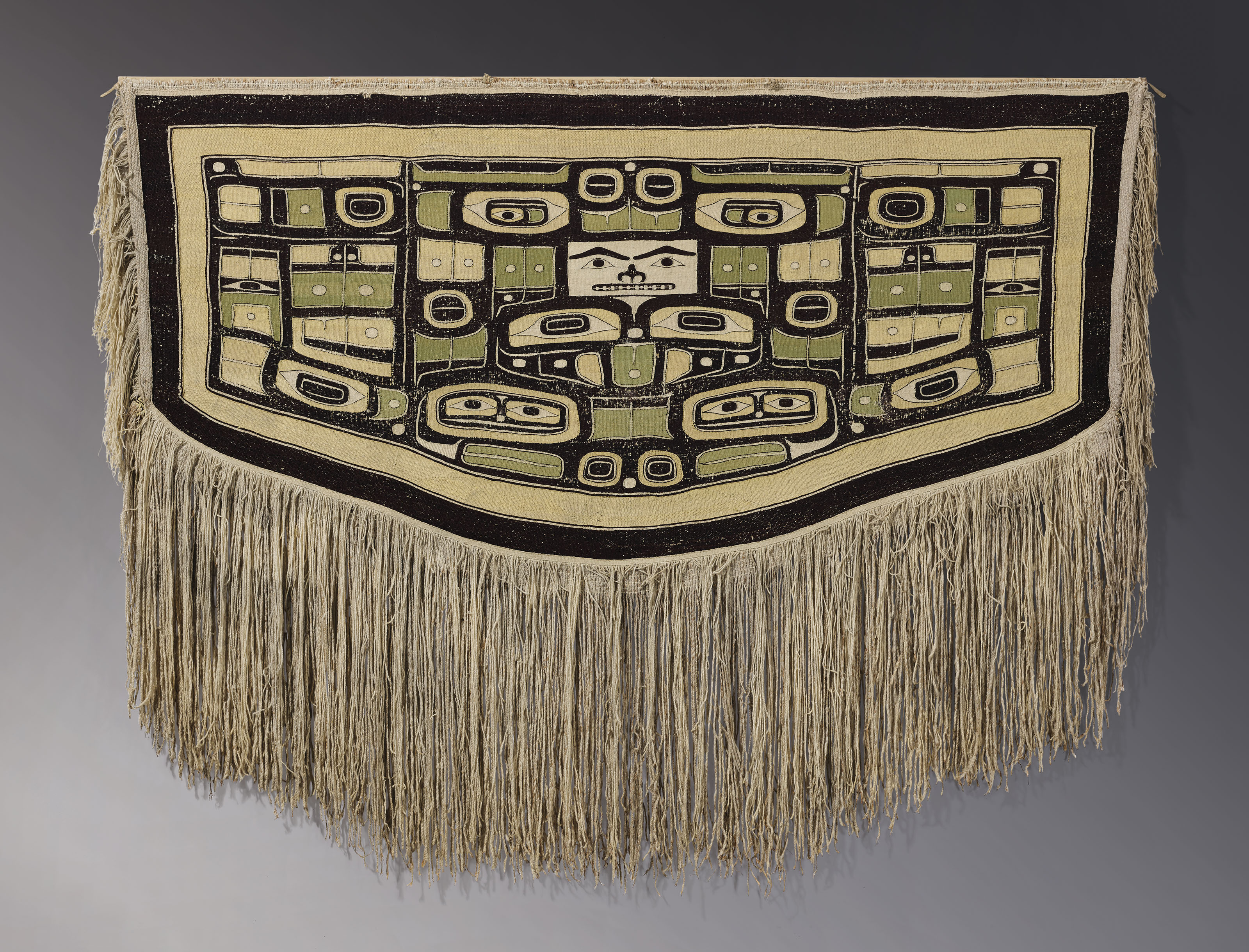 COUVERTURE TLINGIT CHILKAT A TLINGIT BLANKET , ALASKA Christie's