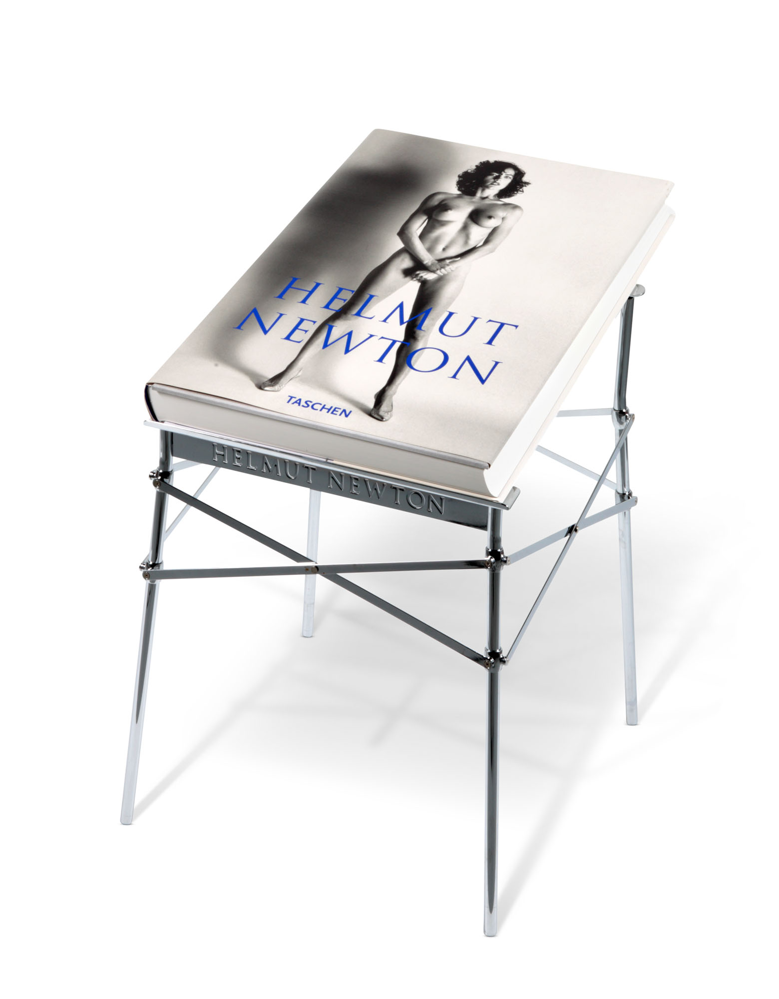 HELMUT NEWTON 1920-2004　洋書　【b4】 Amazon.com: Helmut Newton's Illustrated: 9781560252634: Newton アート・デザイン・音楽