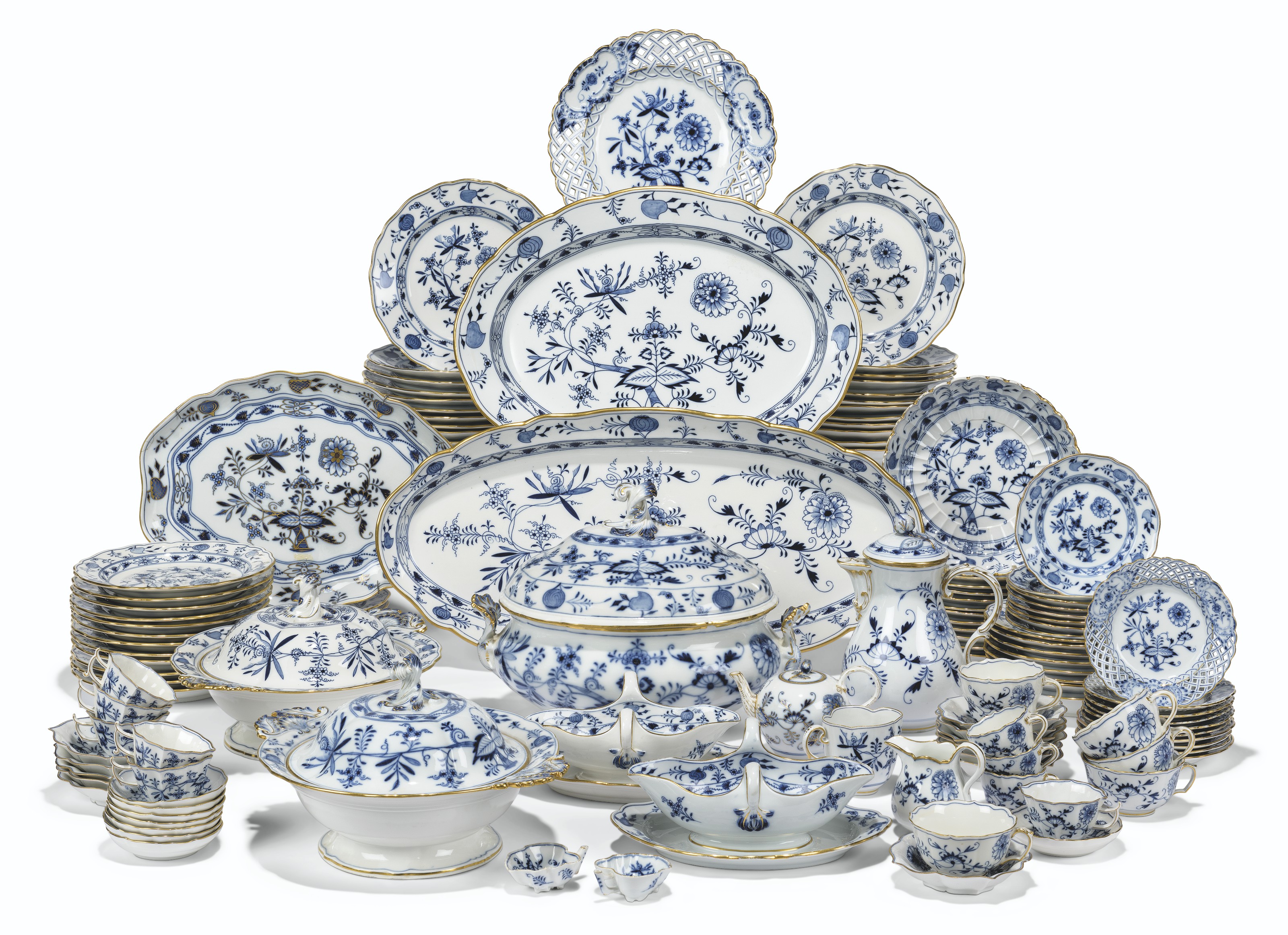 Blue sales onion dinnerware